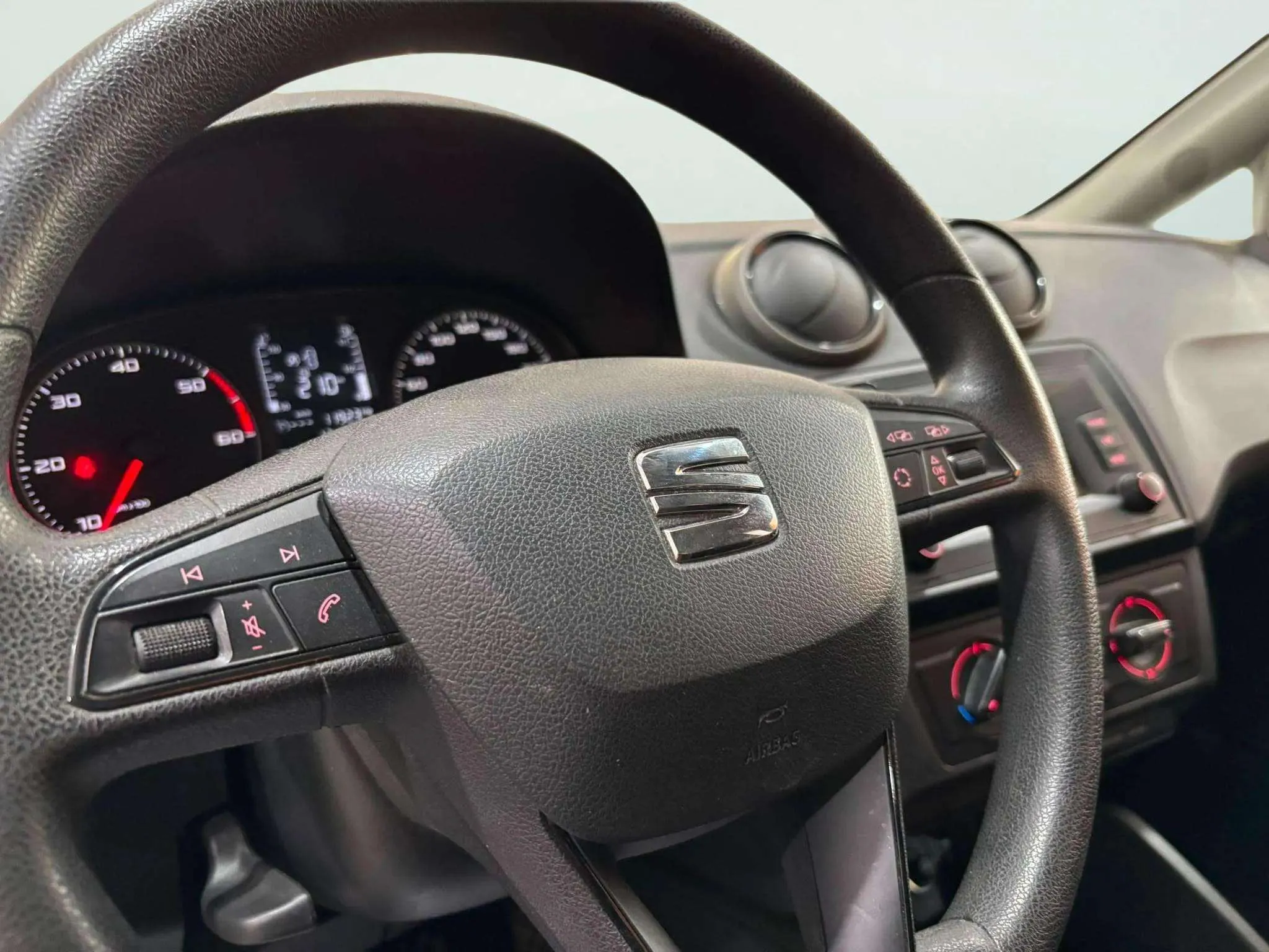 SEAT Ibiza 1.4 TDI Reference Plus - foto 8