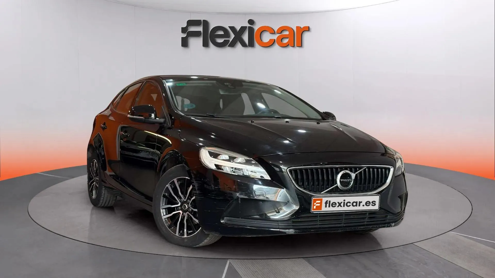 Volvo V40 2.0 D2 - foto 1