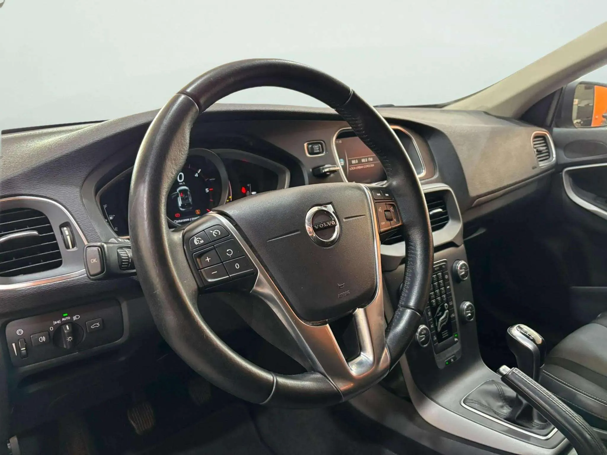 Volvo V40 2.0 D2 - foto 7