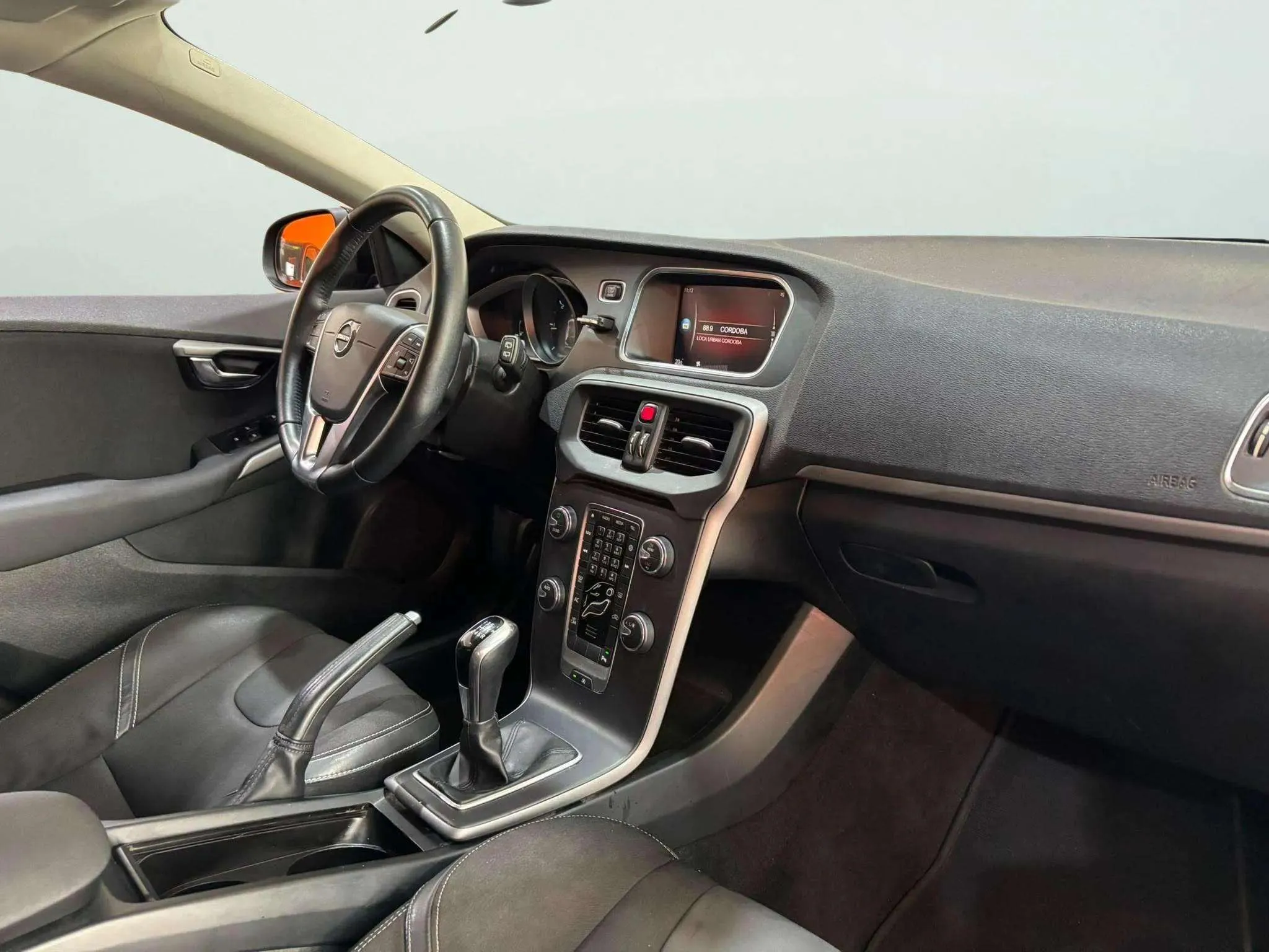 Volvo V40 2.0 D2 - foto 9
