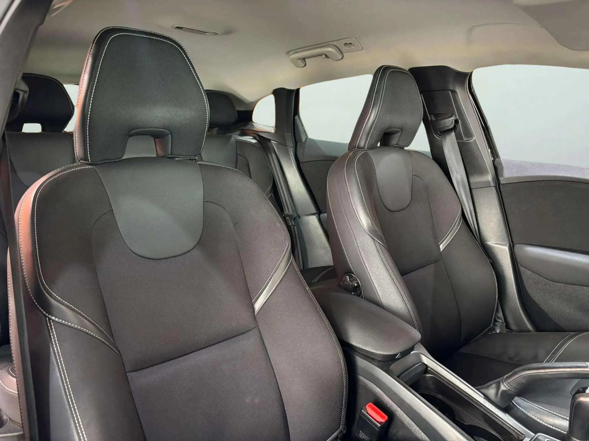 Volvo V40 2.0 D2 - foto 12