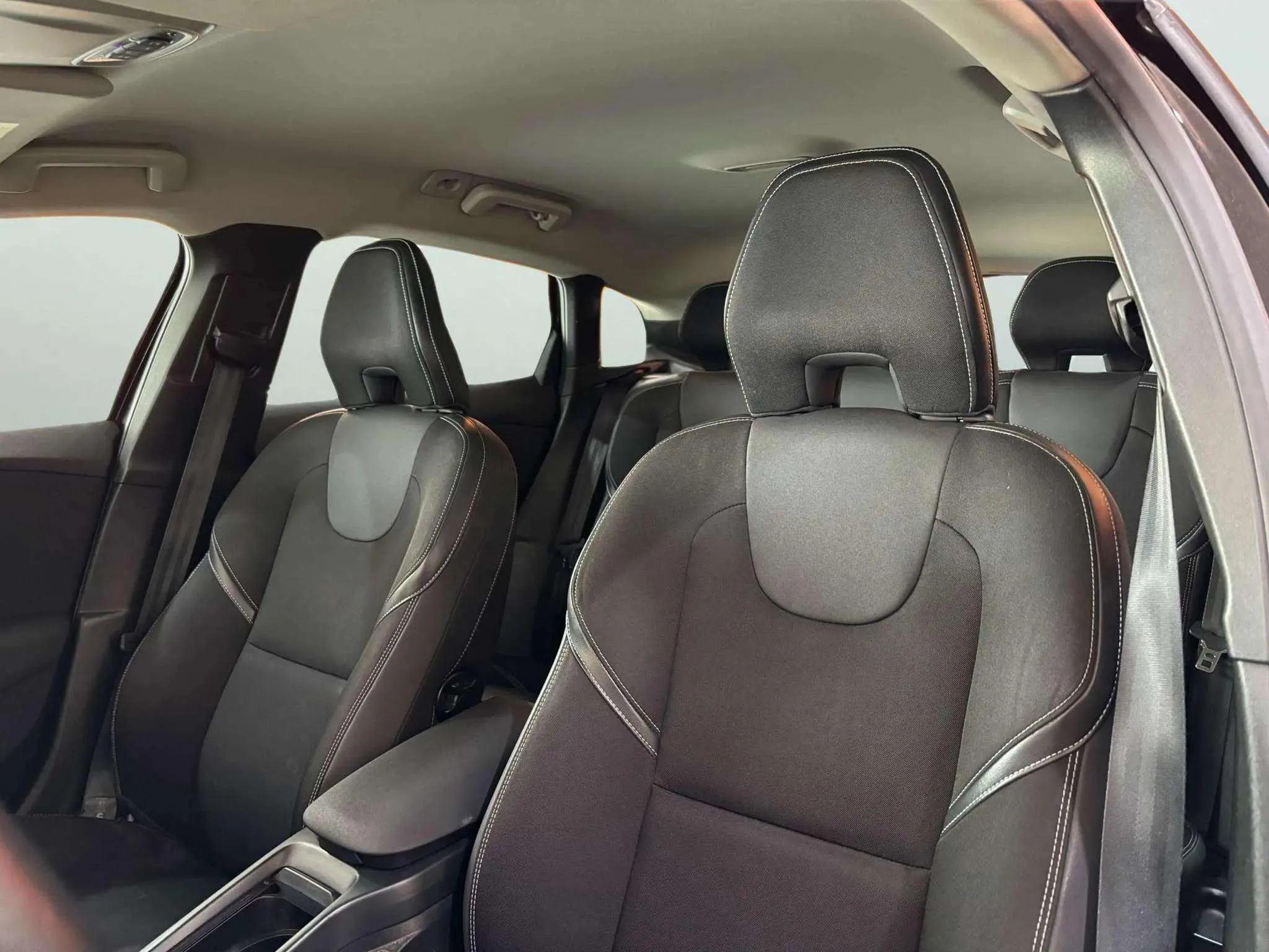 Volvo V40 2.0 D2 - foto 10