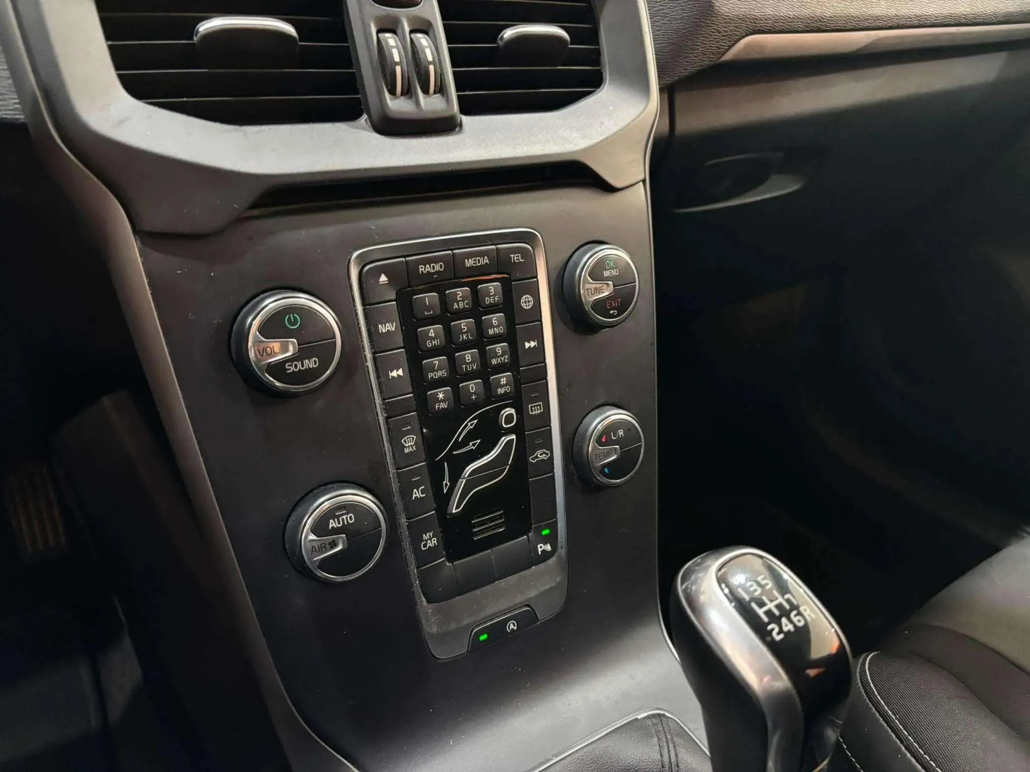 Volvo V40 2.0 D2 - foto 15