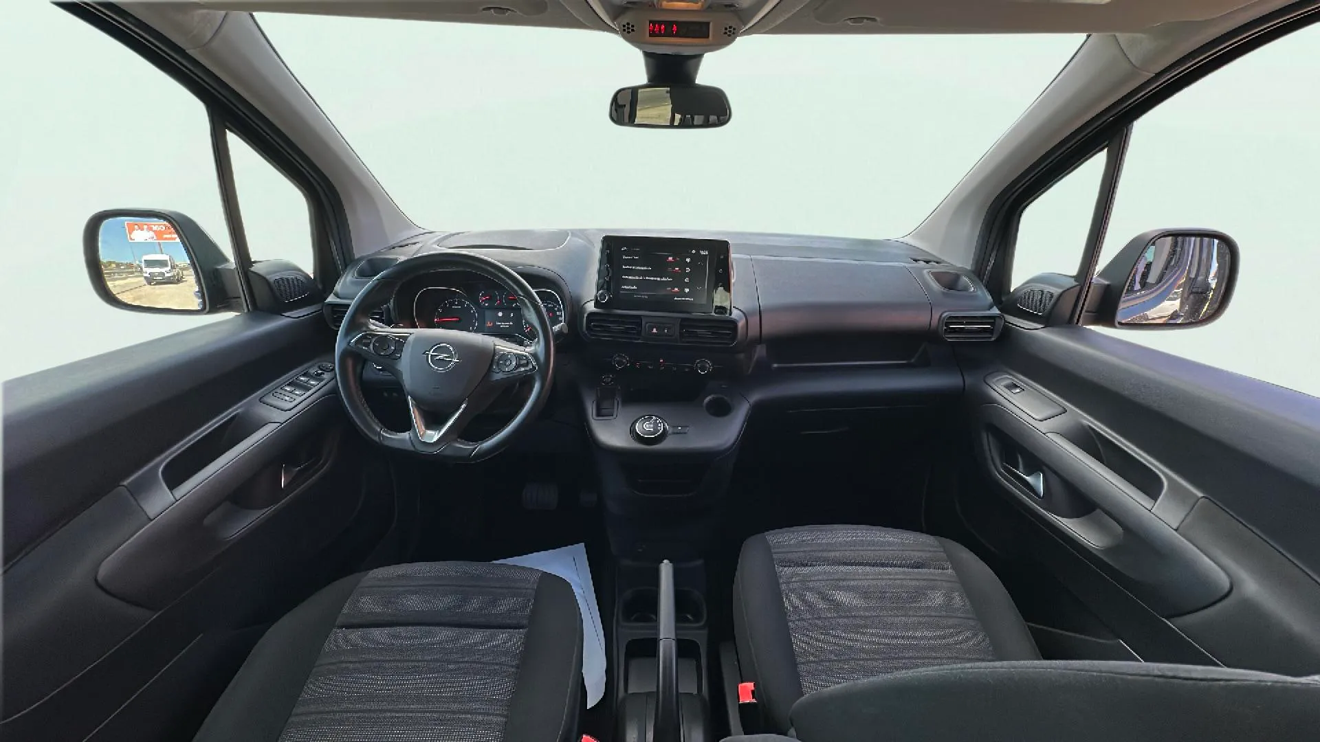 Opel Combo 1.2 T Elegance XL - foto 22