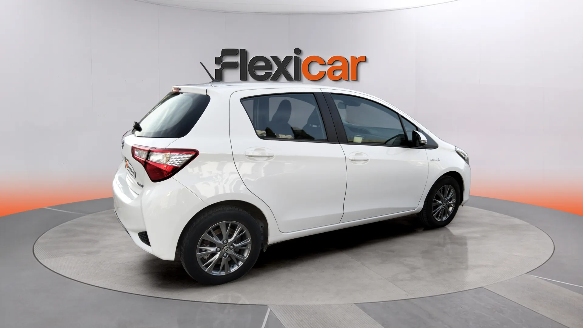 Toyota Yaris 1.5 100H Active Tech - foto 4