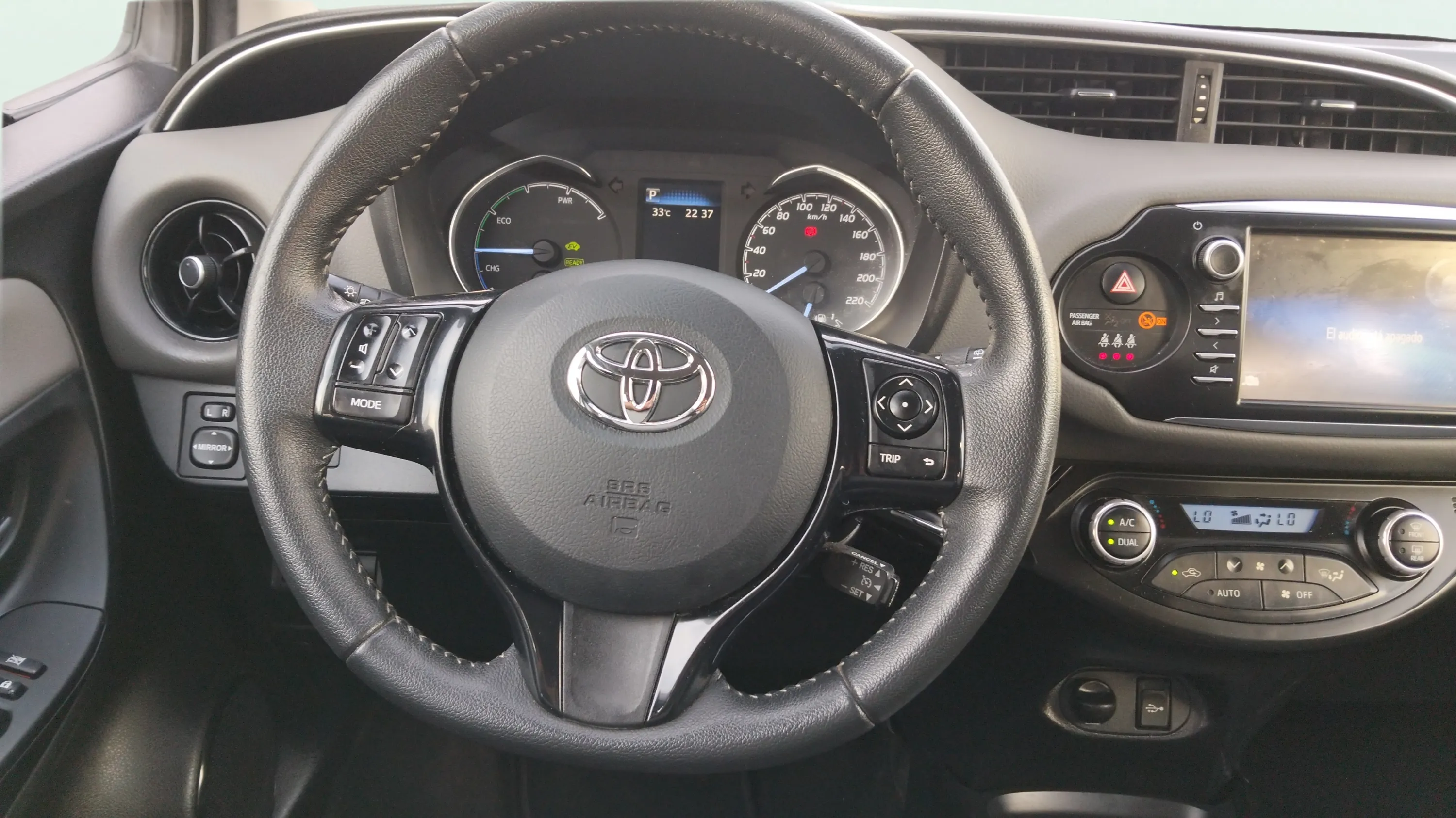 Toyota Yaris 1.5 100H Active Tech - foto 8