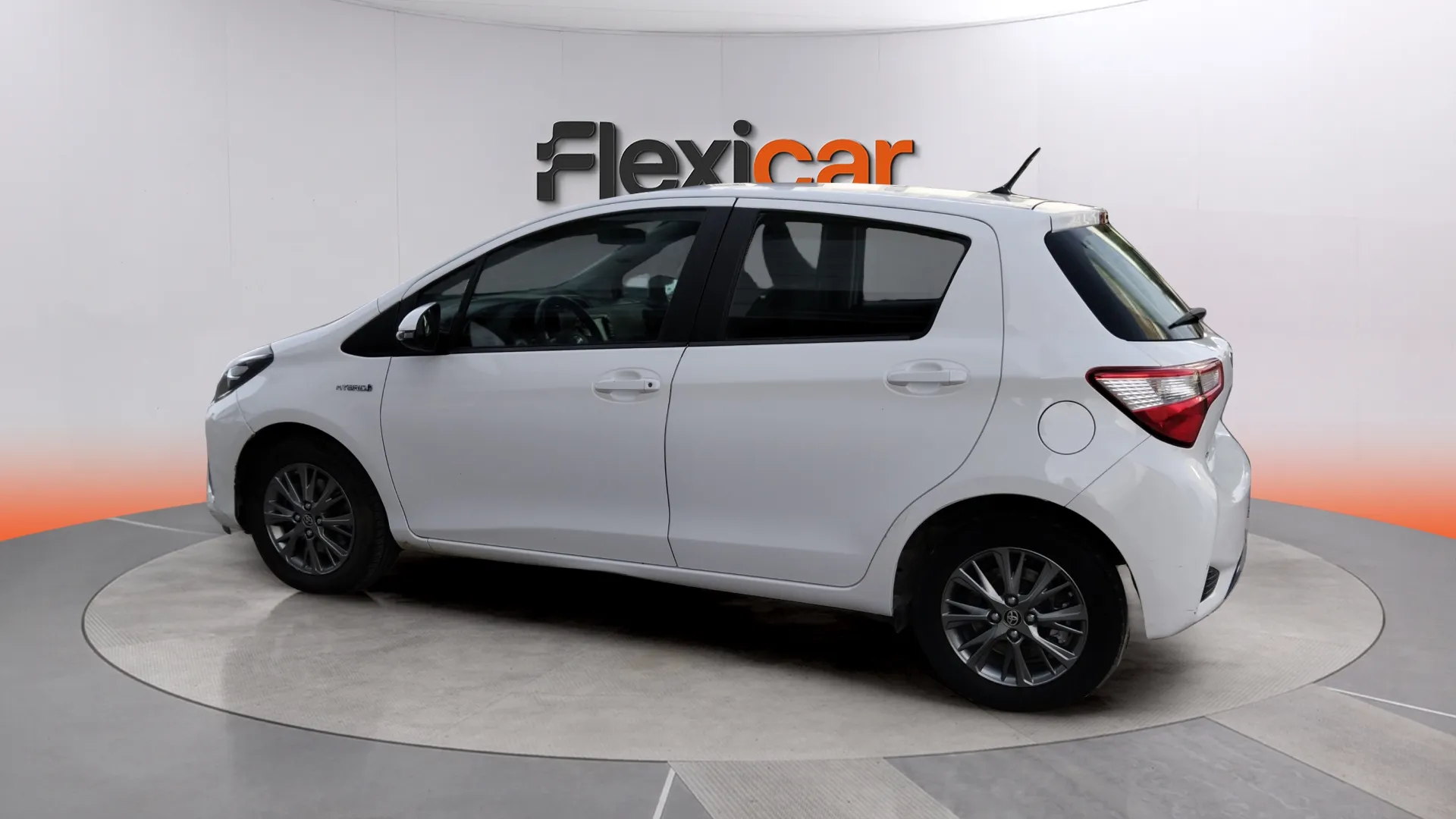 Toyota Yaris 1.5 100H Active Tech - foto 3