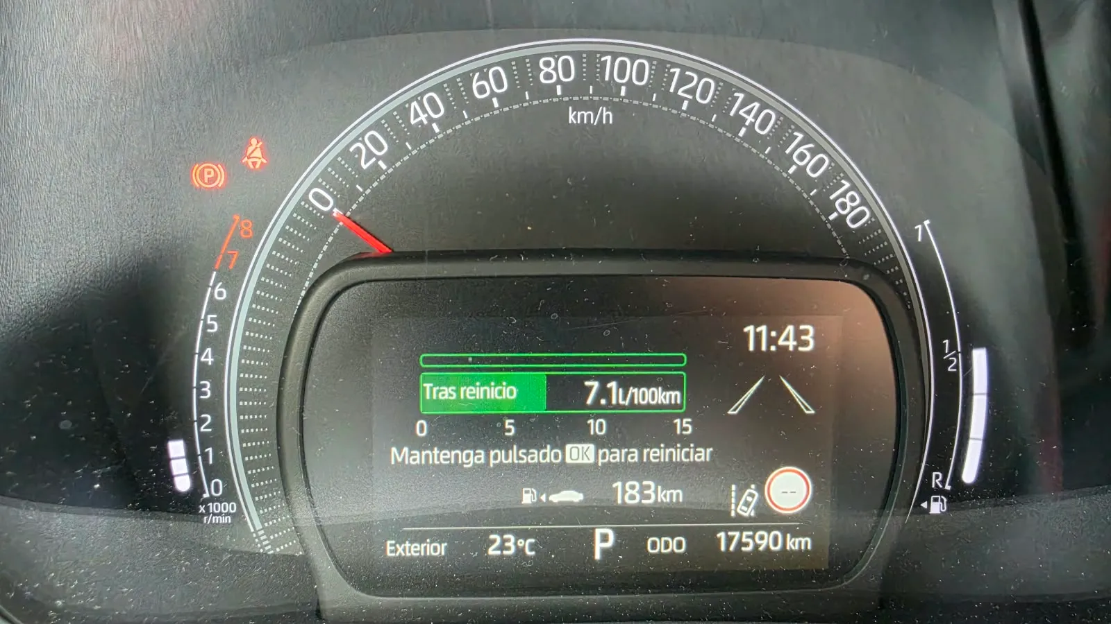 Toyota Aygo X 1.0 VVT-I Undercover CVT - foto 11