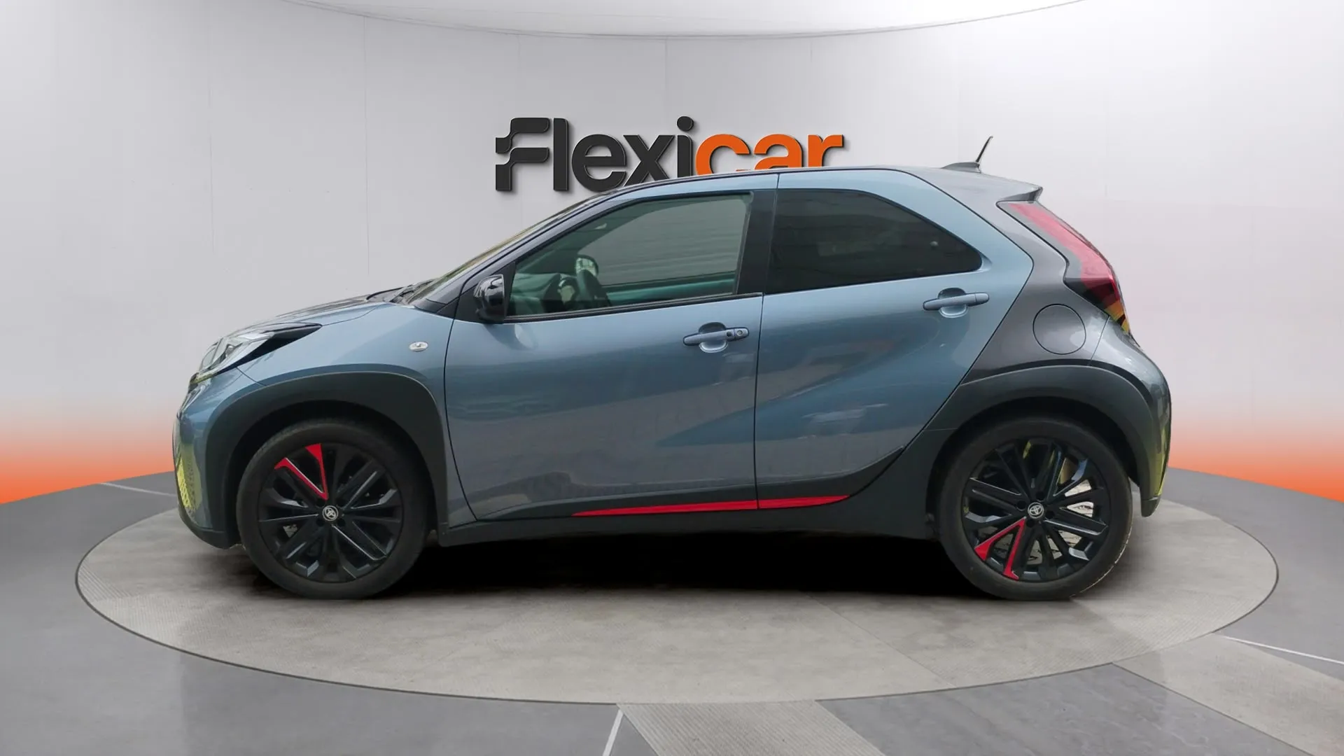 Toyota Aygo X 1.0 VVT-I Undercover CVT - foto 6
