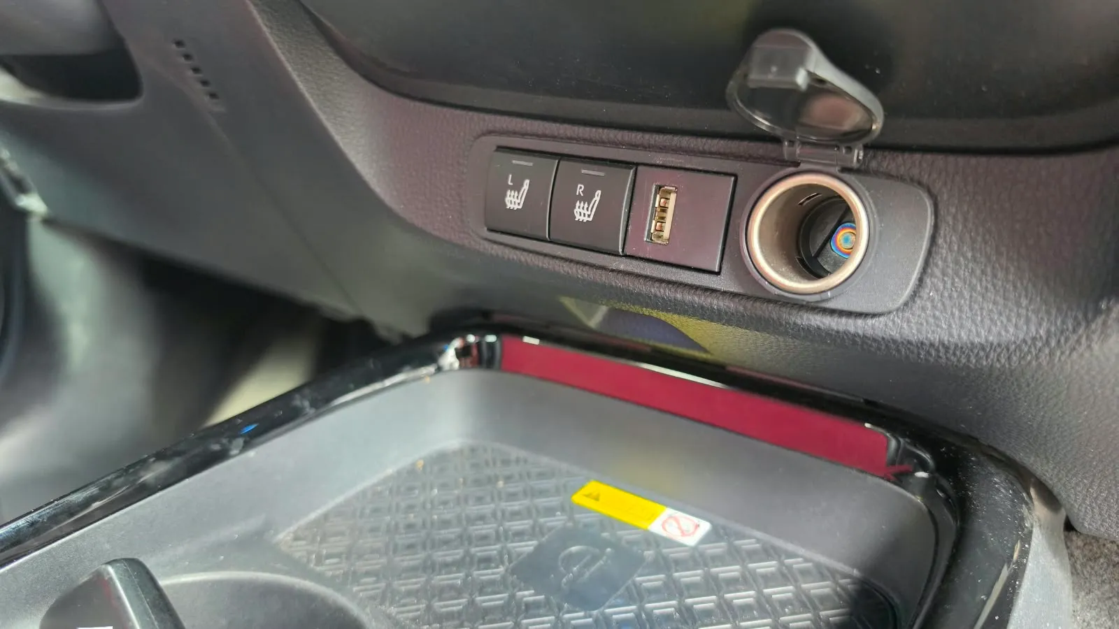 Toyota Aygo X 1.0 VVT-I Undercover CVT - foto 14
