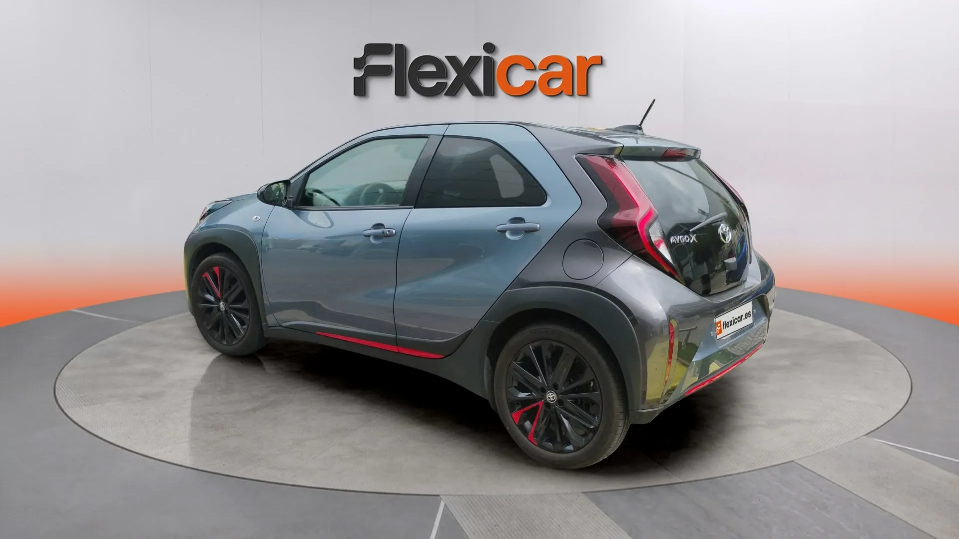 Toyota Aygo X 1.0 VVT-I Undercover CVT - foto 5