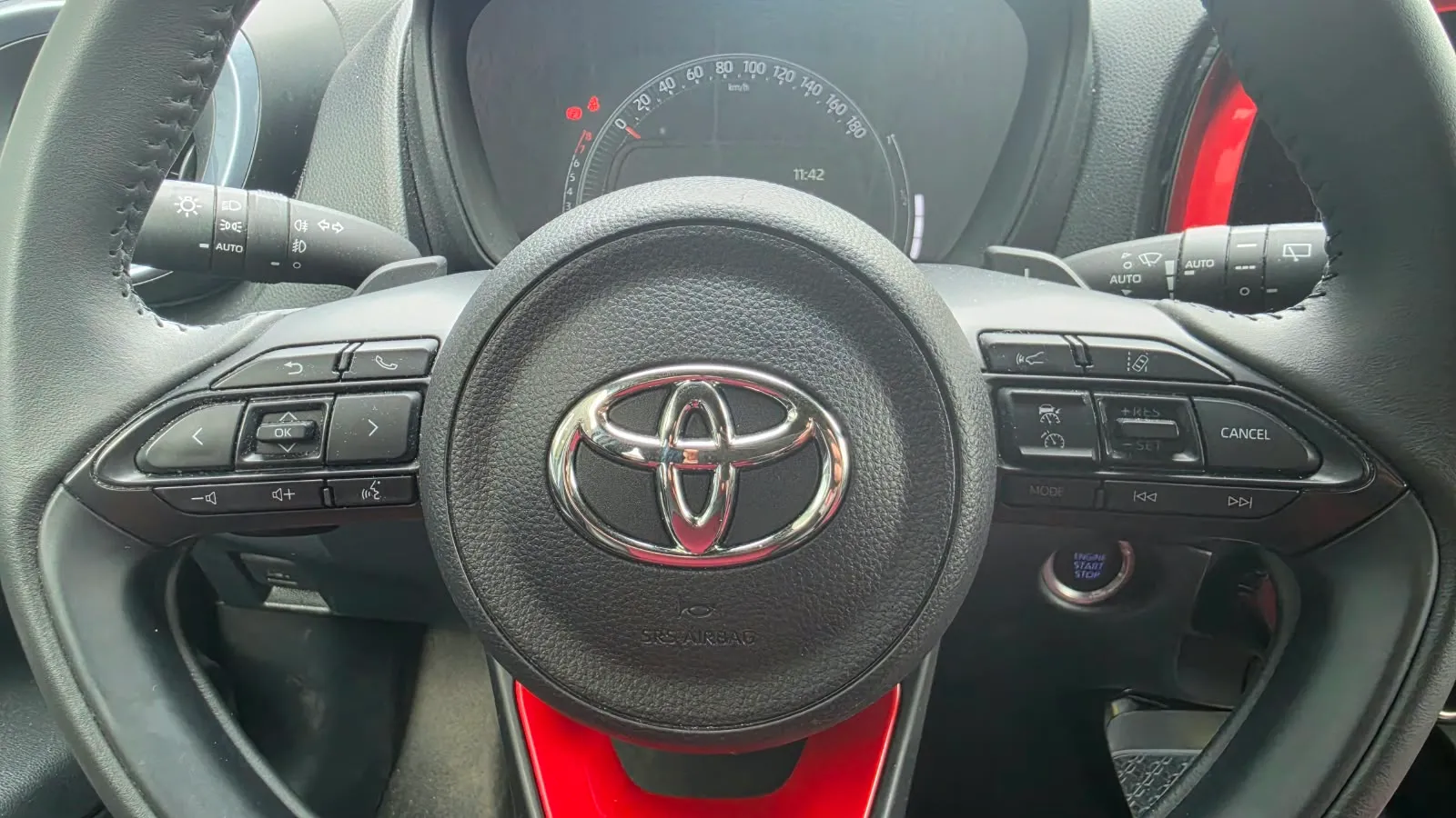 Toyota Aygo X 1.0 VVT-I Undercover CVT - foto 10