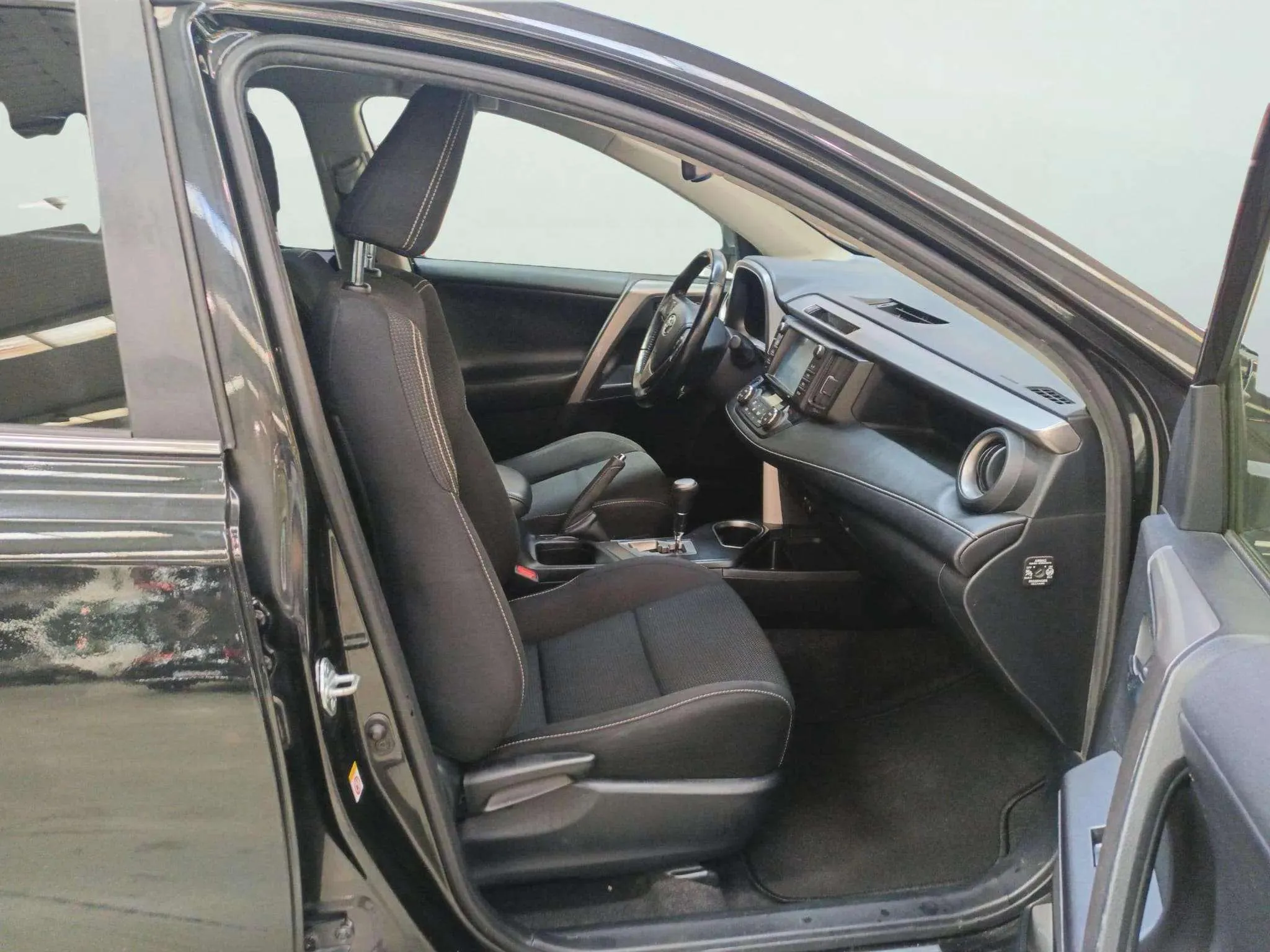 Toyota RAV4 2.5l hybrid 4WD Executive - foto 11