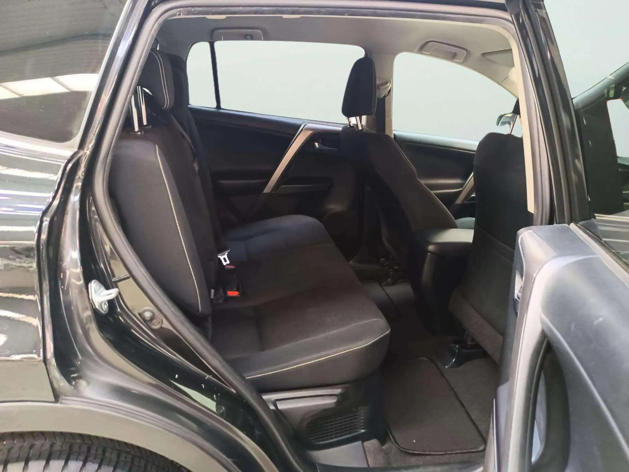 Toyota RAV4 2.5l hybrid 4WD Executive - foto 12