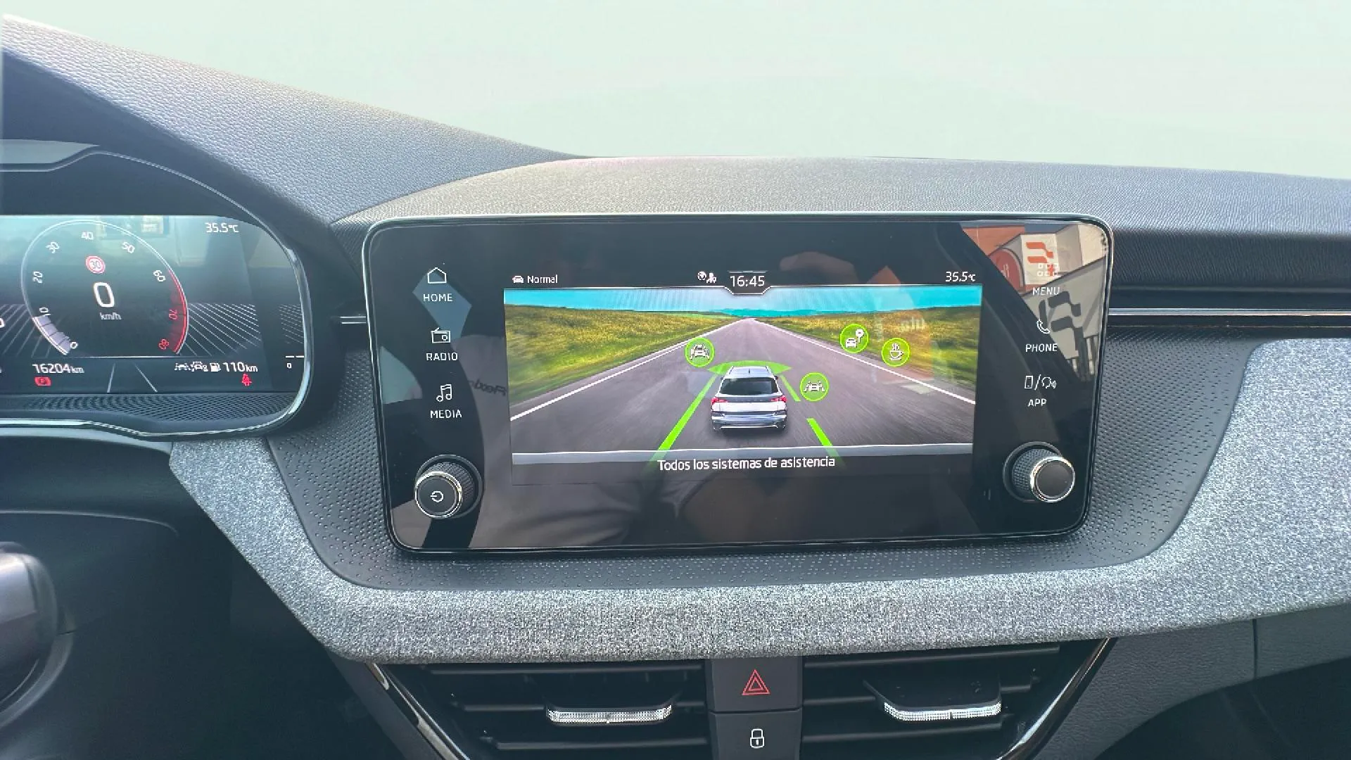 Škoda Kamiq 1.0 TSI DSG Design - foto 17