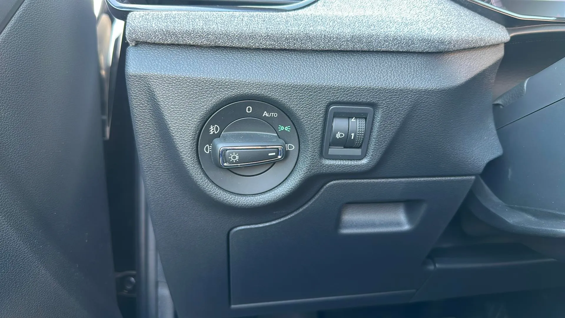 Škoda Kamiq 1.0 TSI DSG Design - foto 20