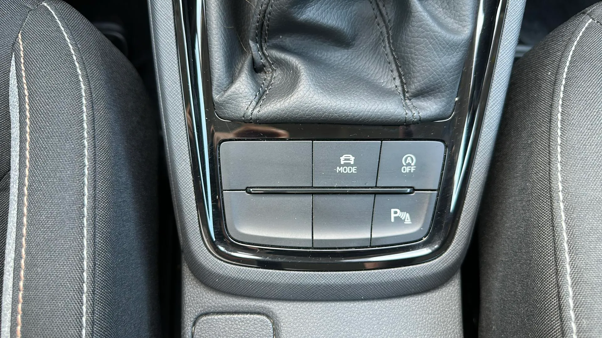 Škoda Kamiq 1.0 TSI DSG Design - foto 12