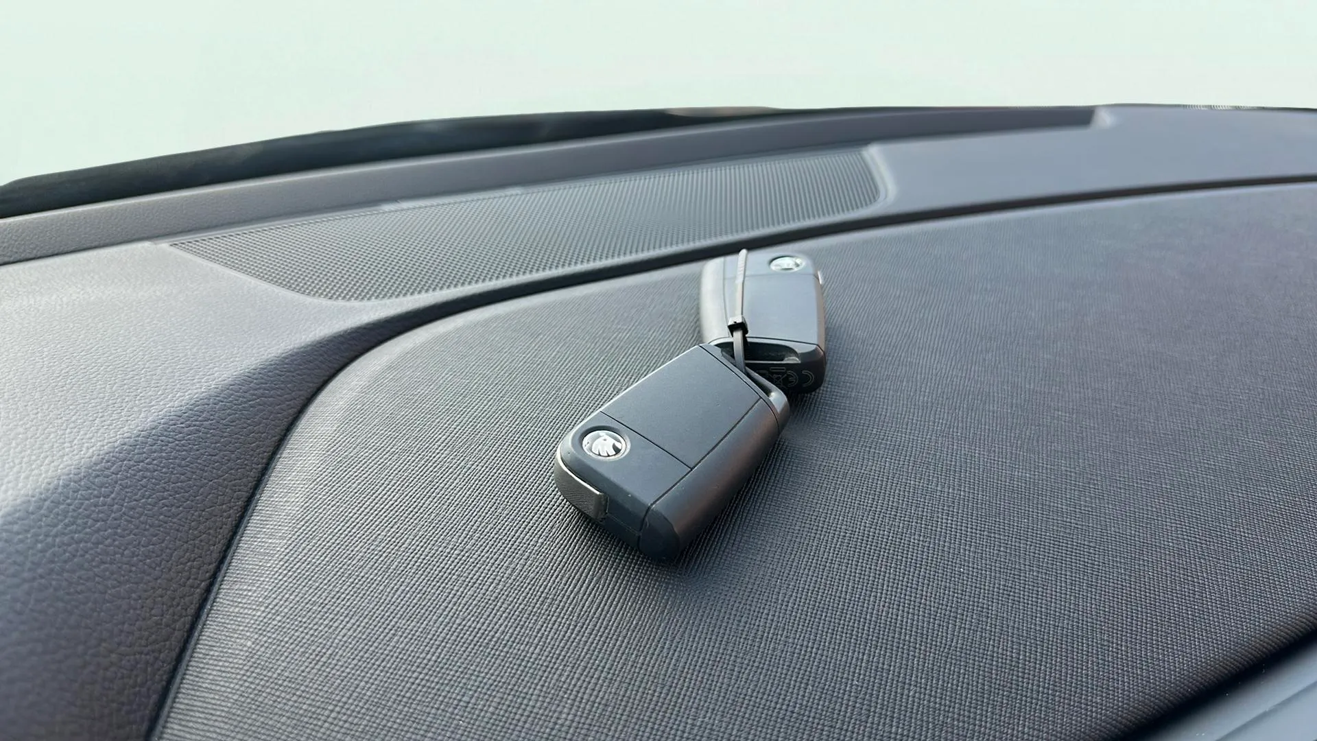 Škoda Kamiq 1.0 TSI DSG Design - foto 21