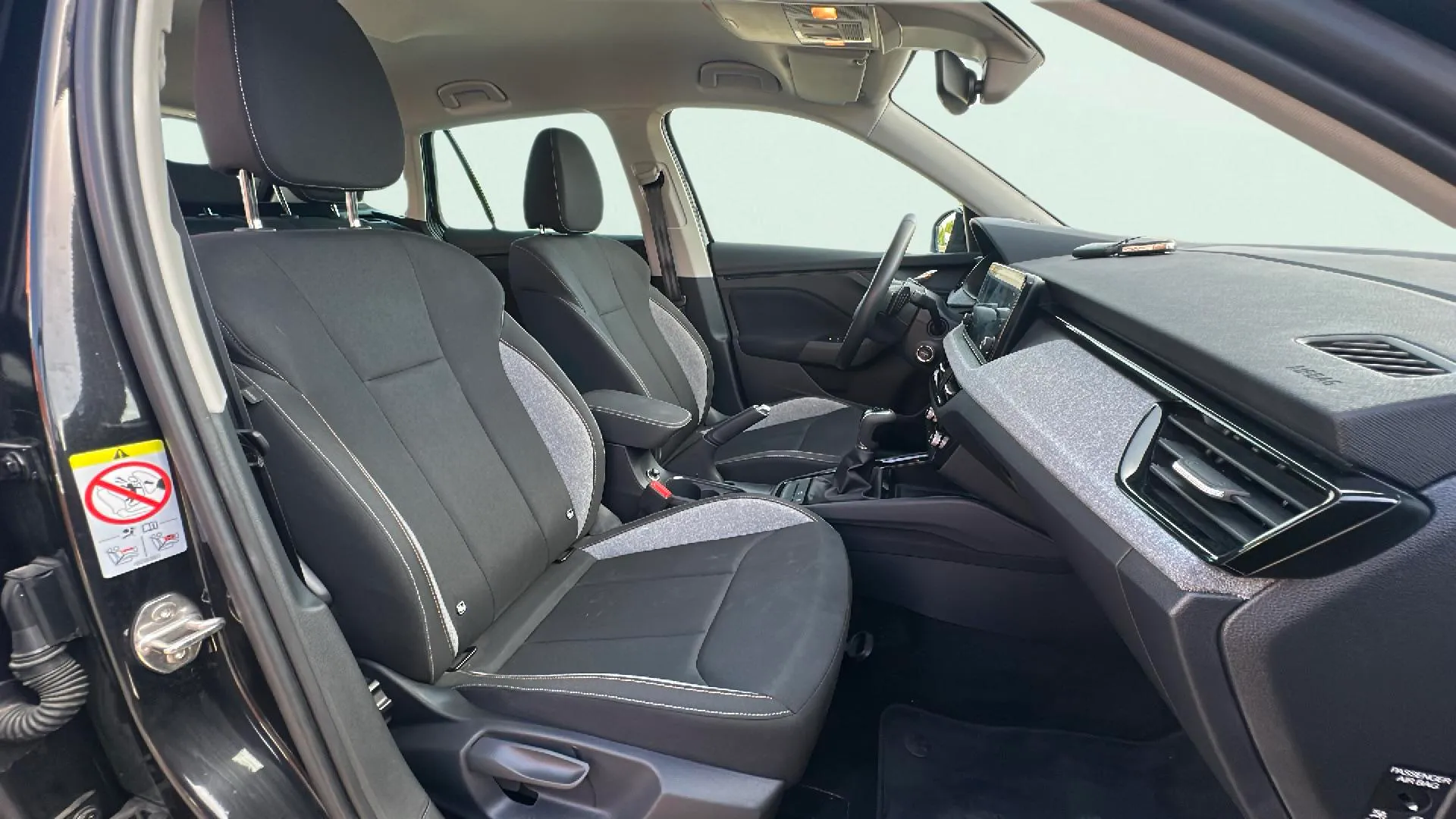 Škoda Kamiq 1.0 TSI DSG Design - foto 23