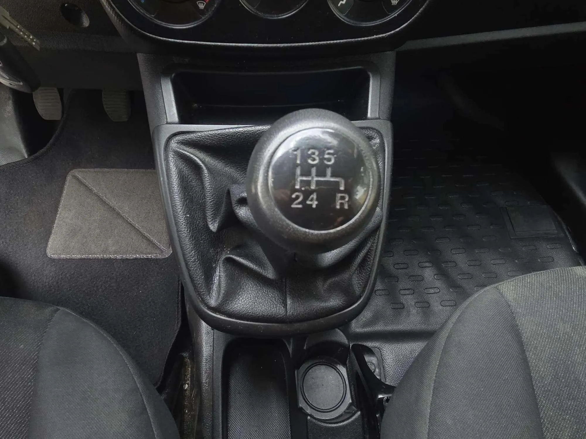 Fiat Fiorino Cargo Base 1.3 Mjet - foto 24