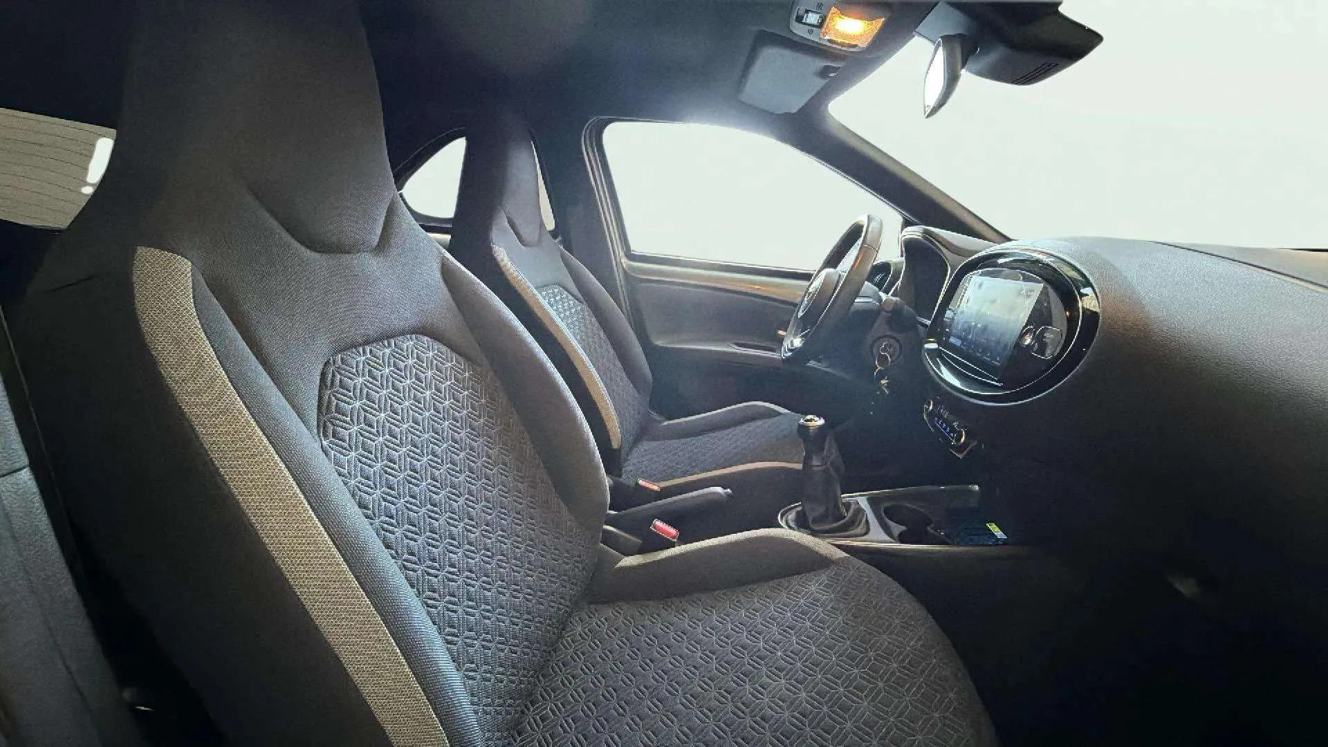 Toyota Aygo X 1.0 VVT-I Chic - foto 18