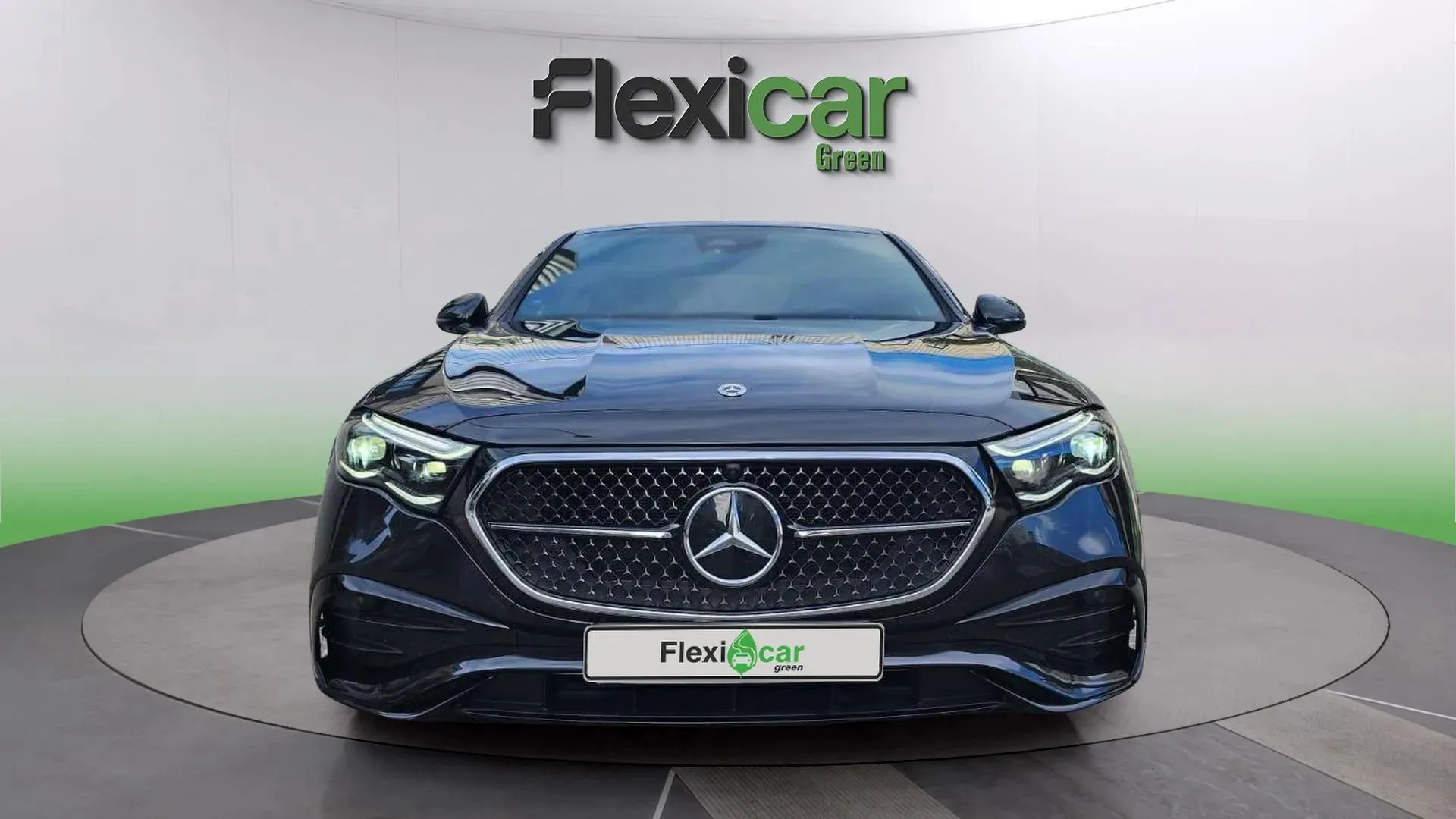 Mercedes-Benz Clase E E 300 de 4MATIC - foto 2