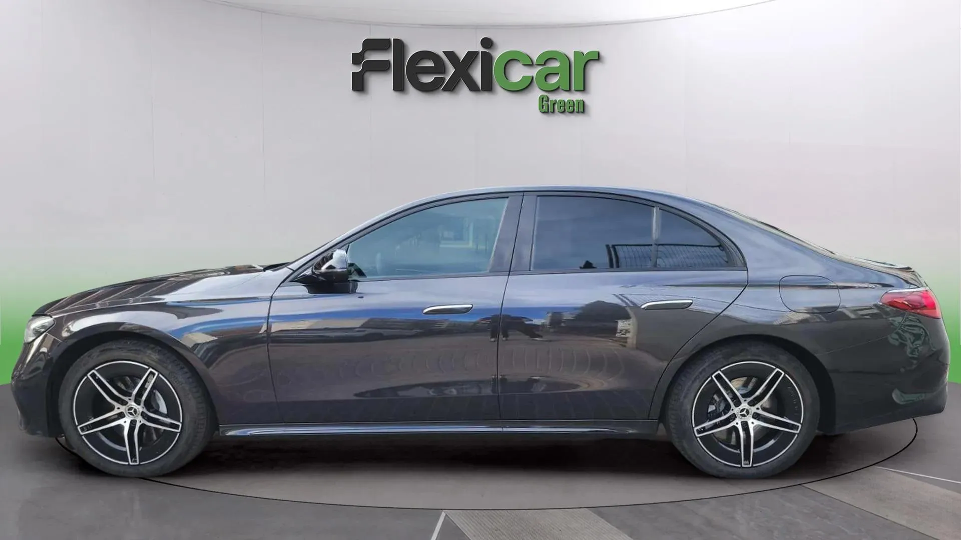 Mercedes-Benz Clase E E 300 de 4MATIC - foto 4
