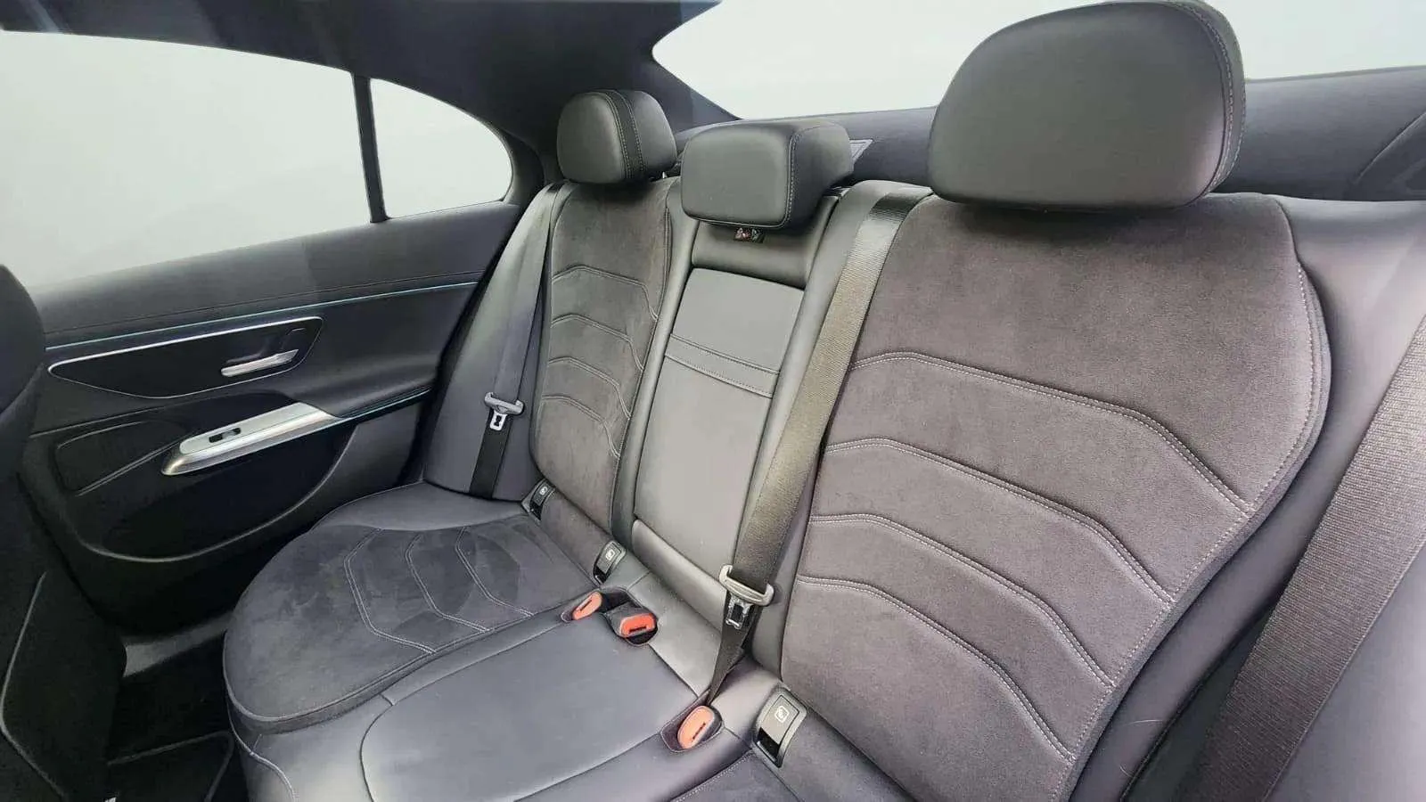 Mercedes-Benz Clase E E 300 de 4MATIC - foto 32