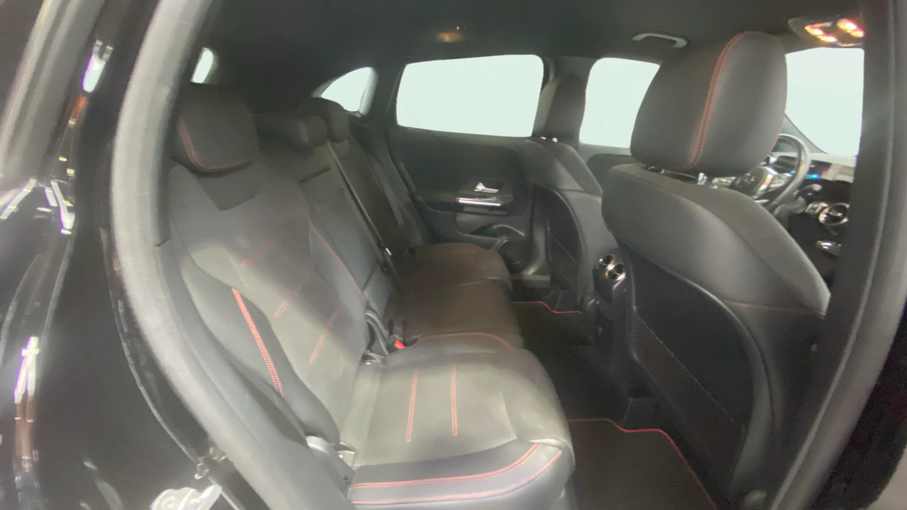 Mercedes-Benz GLA 200 - foto 19