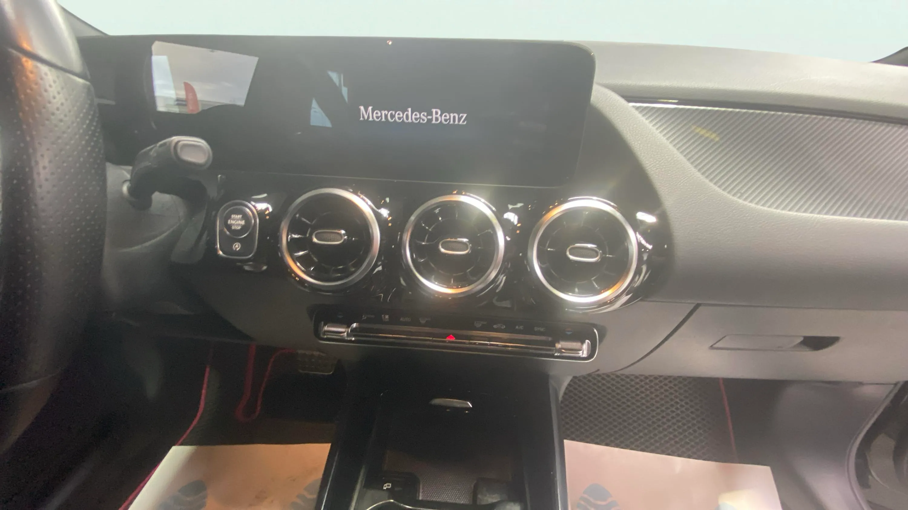 Mercedes-Benz GLA 200 - foto 12