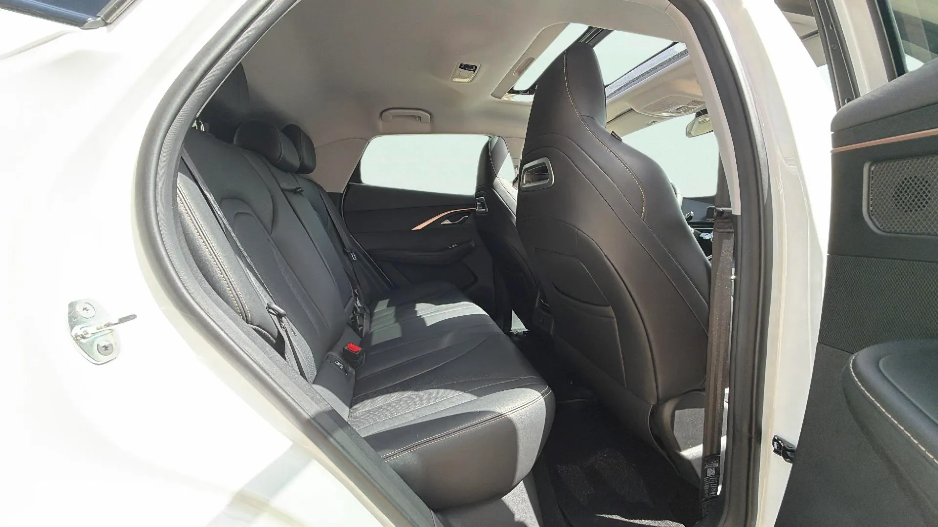 Omoda 5 1.6 T-GDi DCT Comfort - foto 15