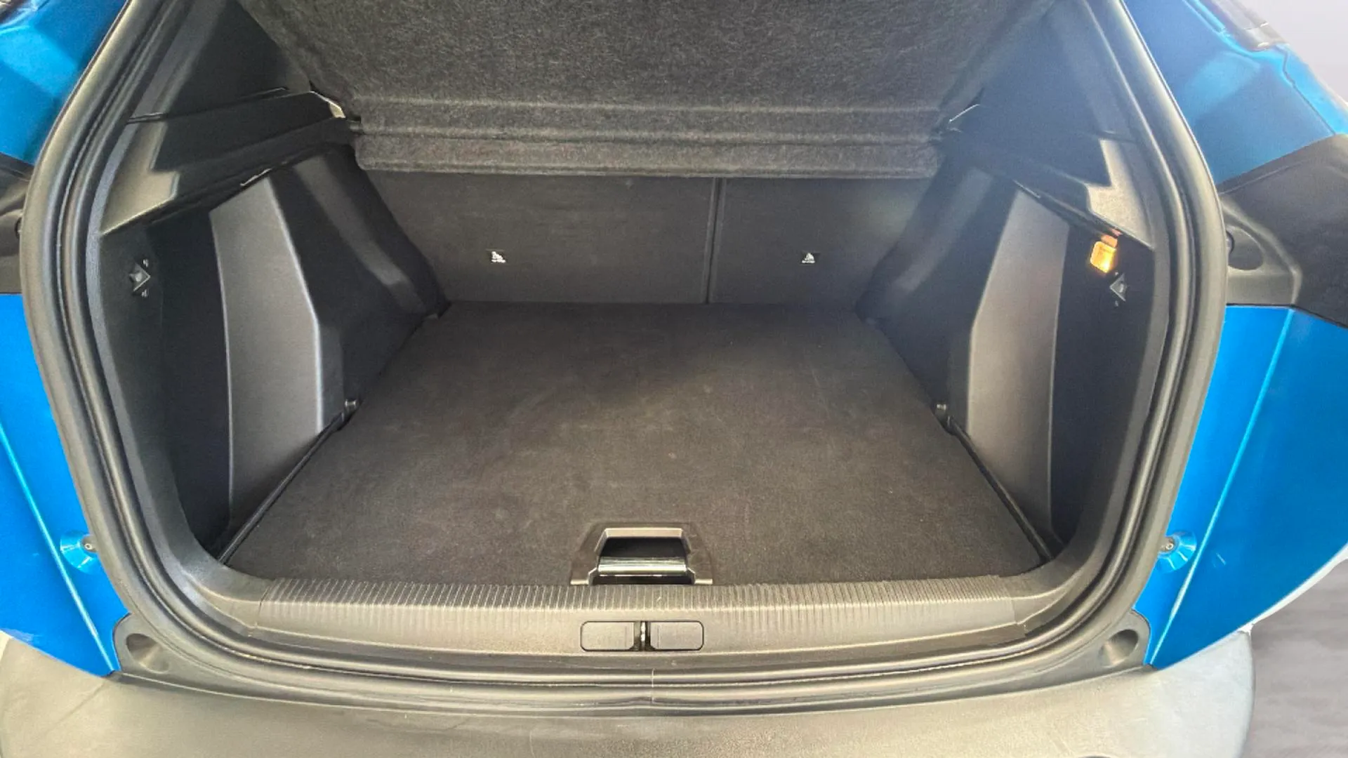Peugeot 2008 Allure PureTech 100 - foto 19