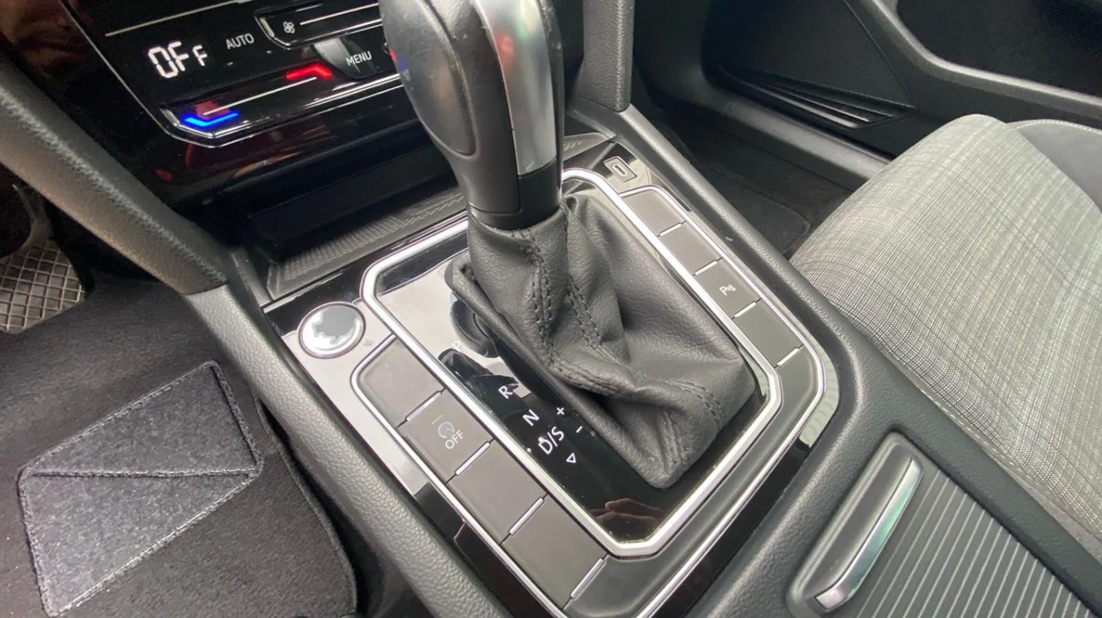 Volkswagen Passat Executive 2.0 TDI DSG - foto 14