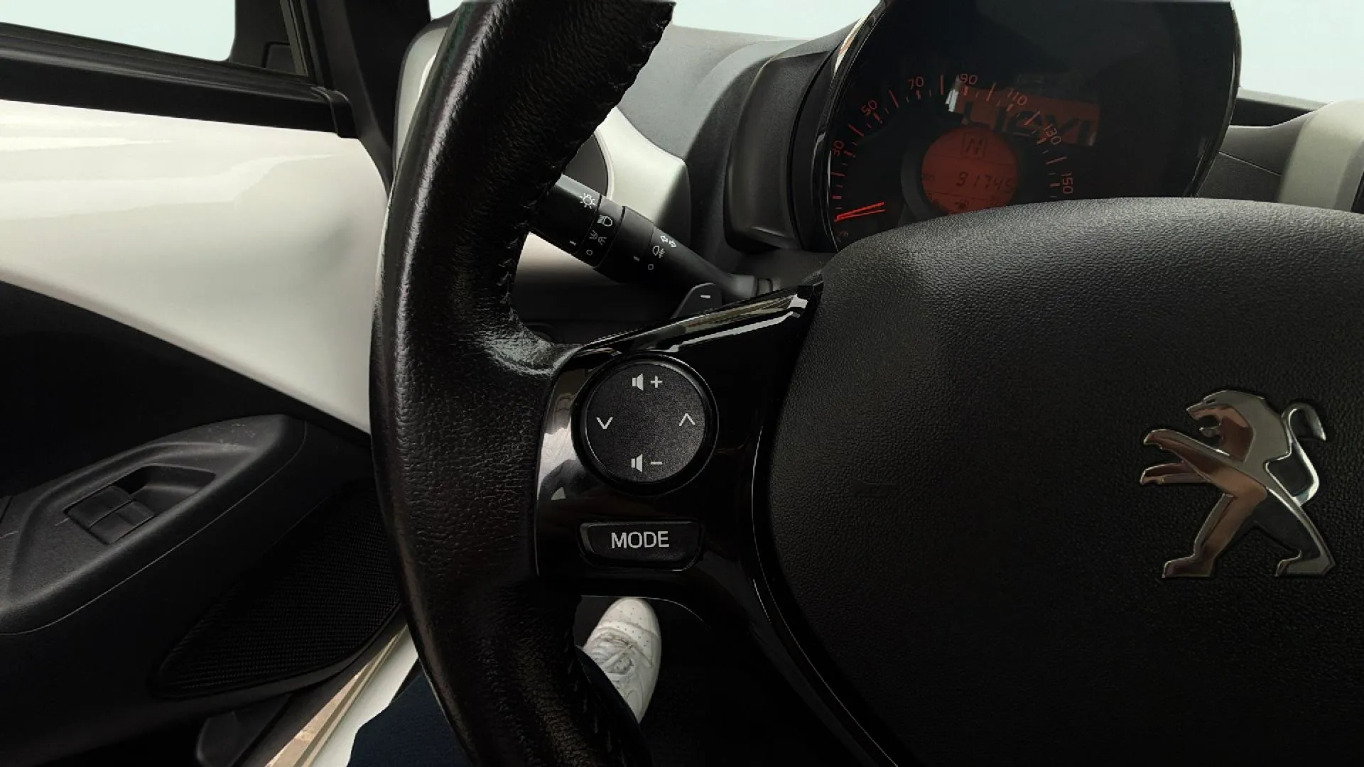 Peugeot 108 Active VTi ETG5 - foto 16
