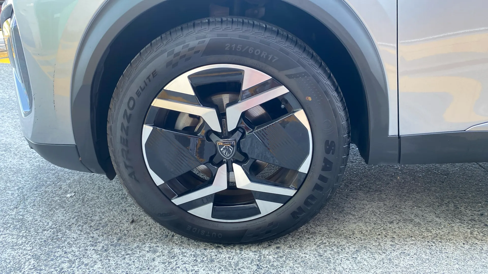 Peugeot 2008 Allure PureTech 100 - foto 31