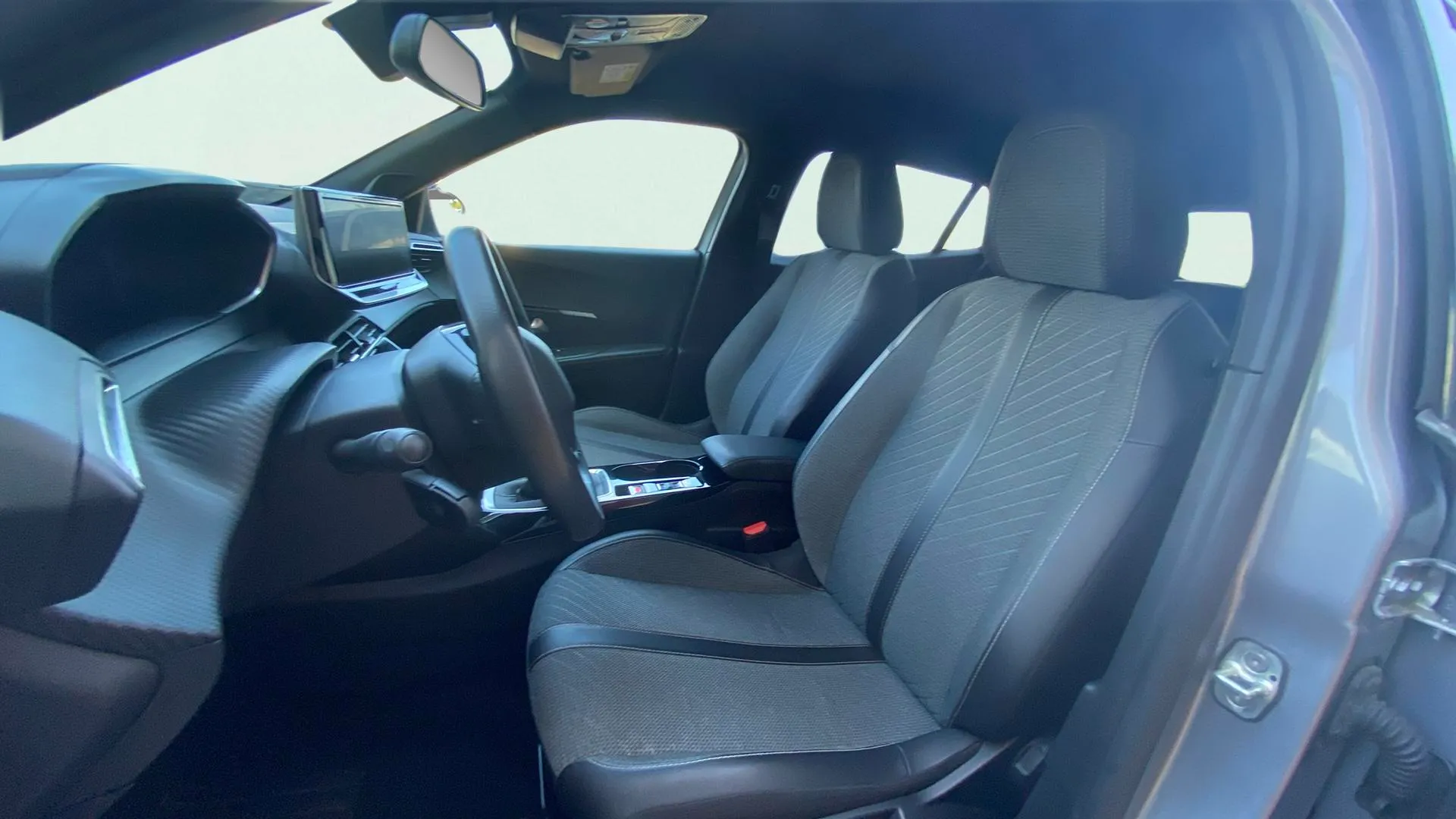 Peugeot 2008 Allure PureTech 100 - foto 11