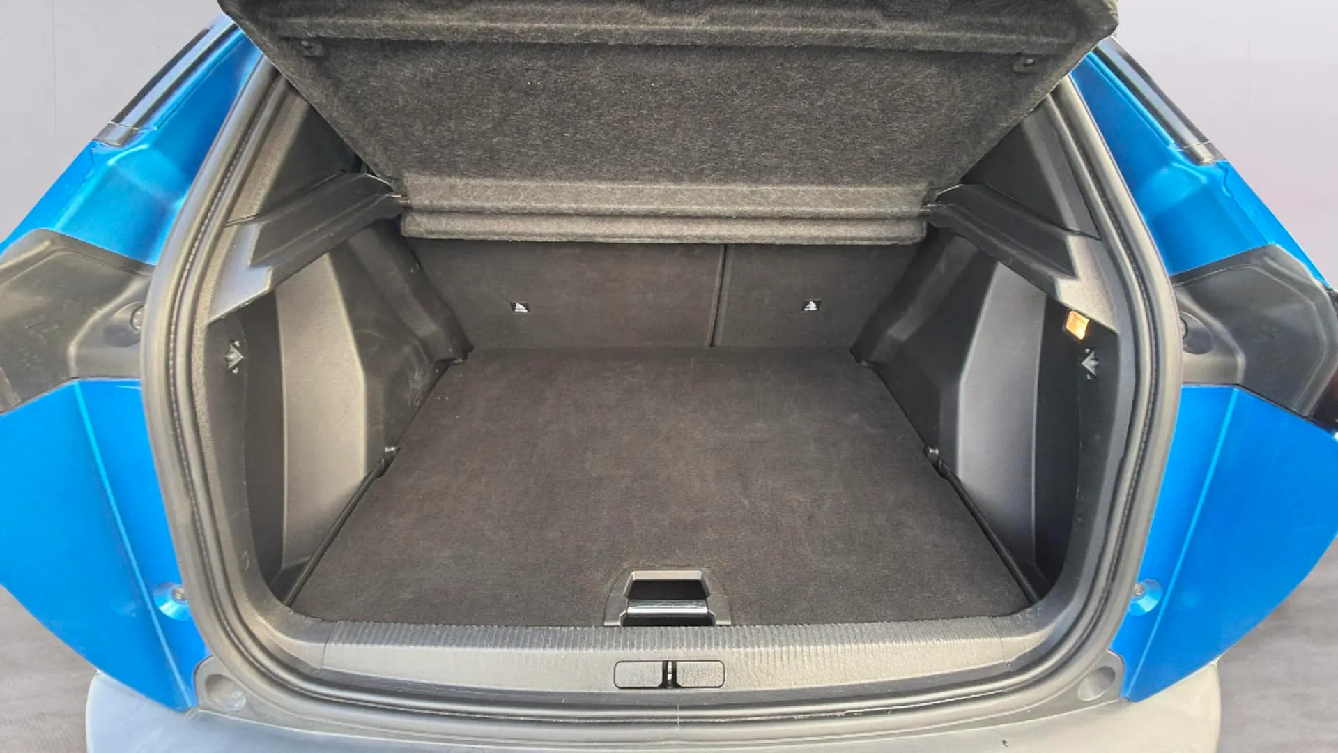 Peugeot 2008 Allure PureTech 100 - foto 12