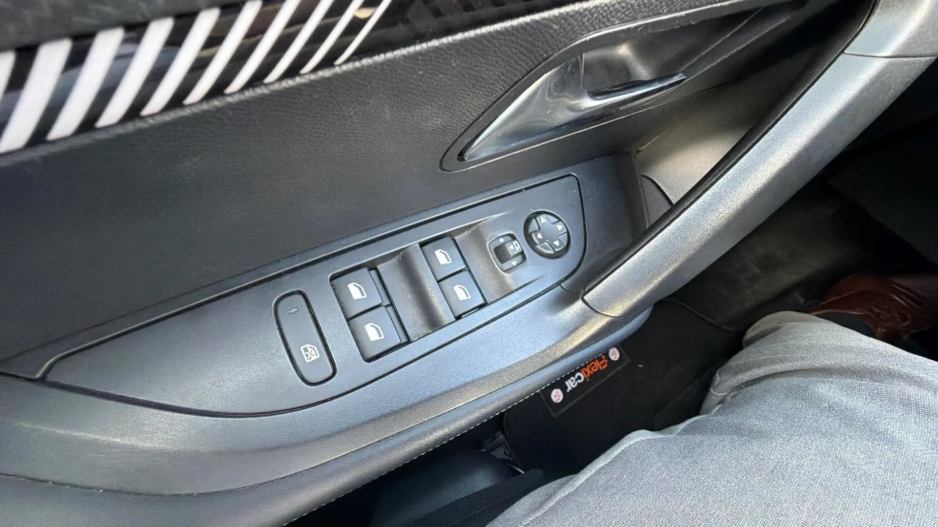 Peugeot 2008 Allure PureTech 100 - foto 11