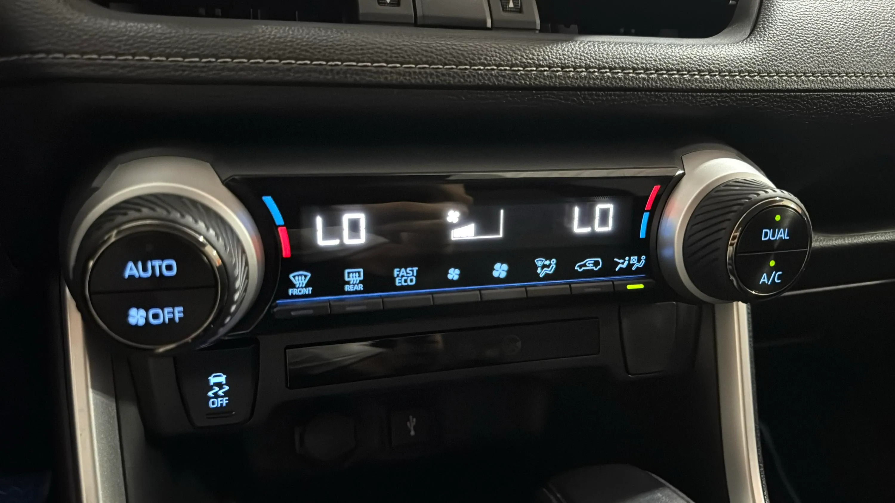 Toyota RAV4 2.5l 220H Luxury - foto 15
