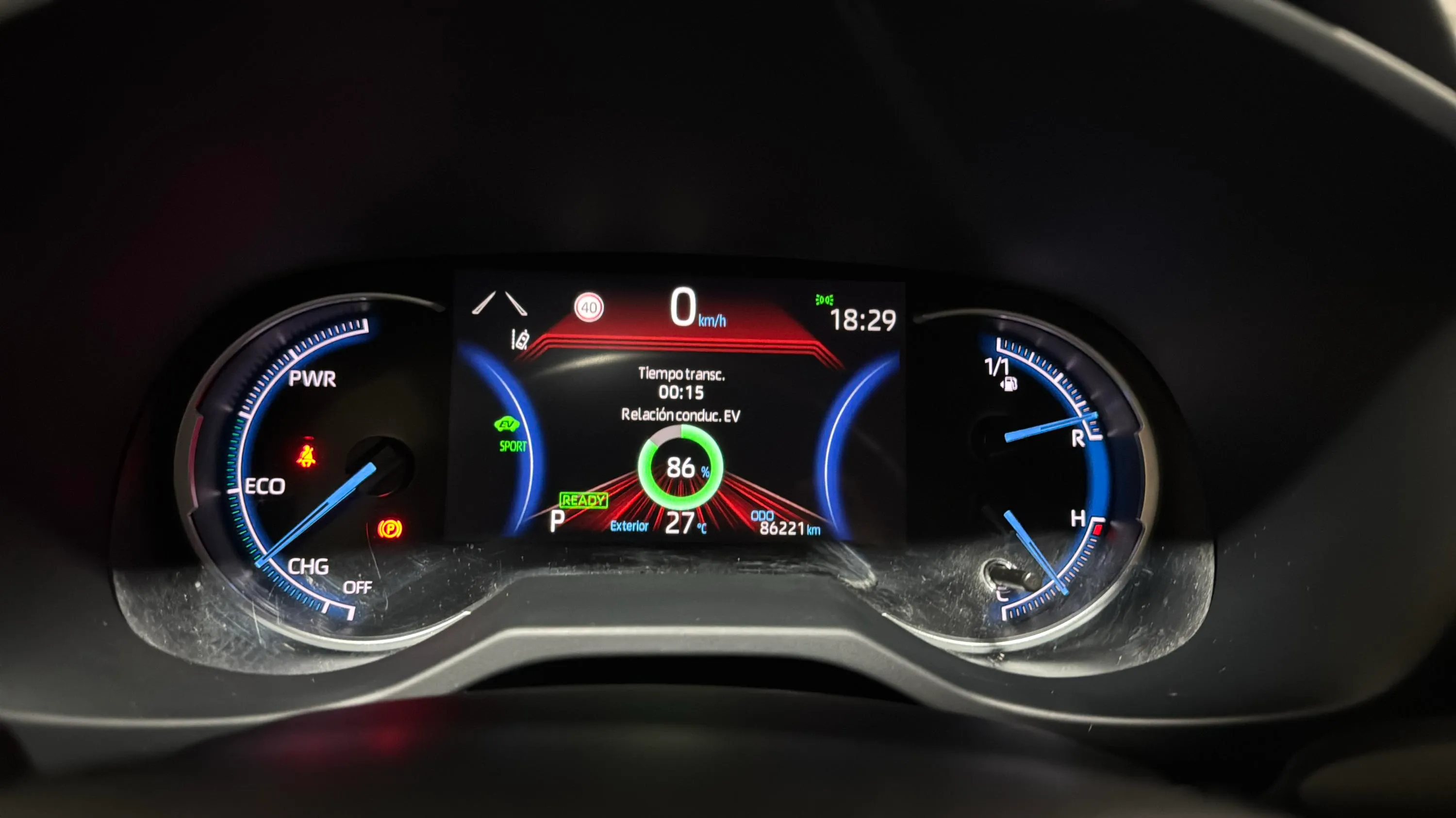 Toyota RAV4 2.5l 220H Luxury - foto 14