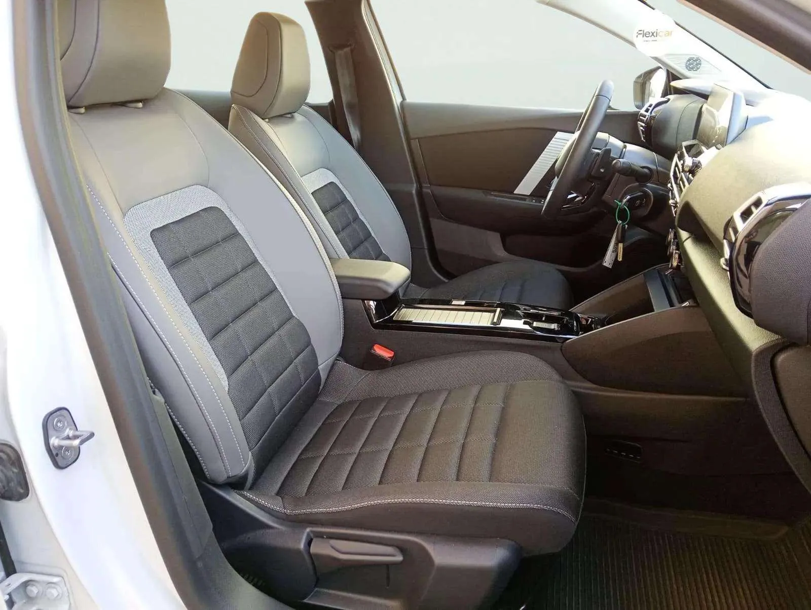 Citroën C4 Hybrid 136 e-DCS6 Plus - foto 11