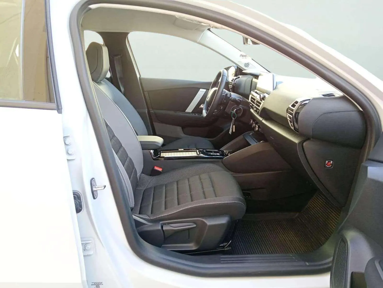 Citroën C4 Hybrid 136 e-DCS6 Plus - foto 10