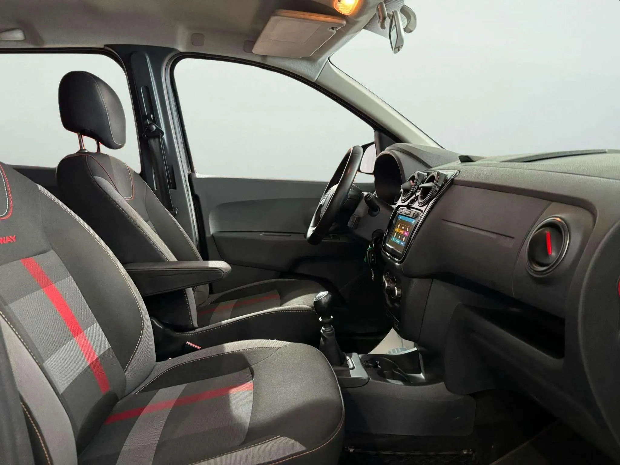 Dacia Lodgy Stepway Comfort TCe 5 plazas GPF - foto 13