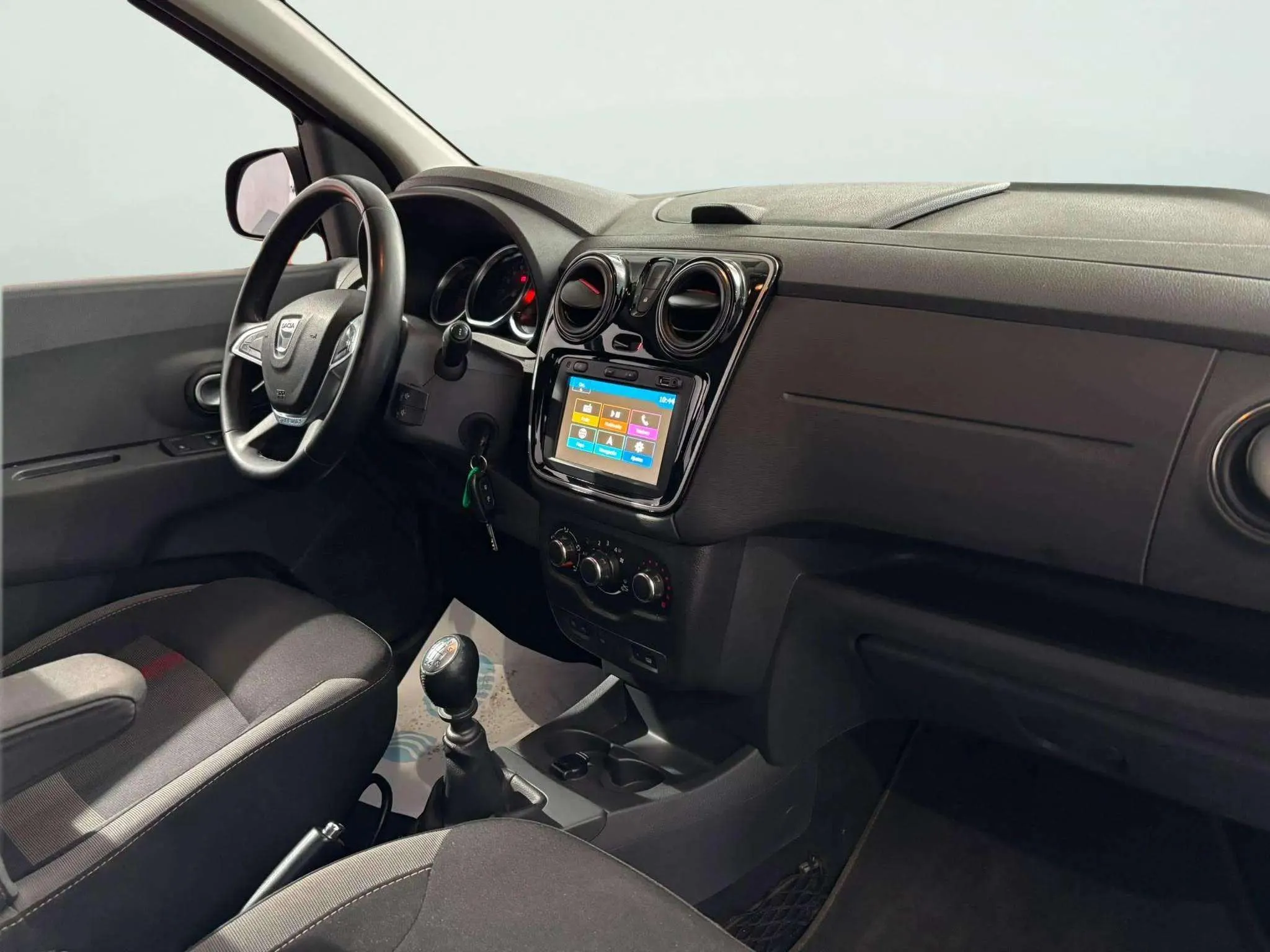 Dacia Lodgy Stepway Comfort TCe 5 plazas GPF - foto 8
