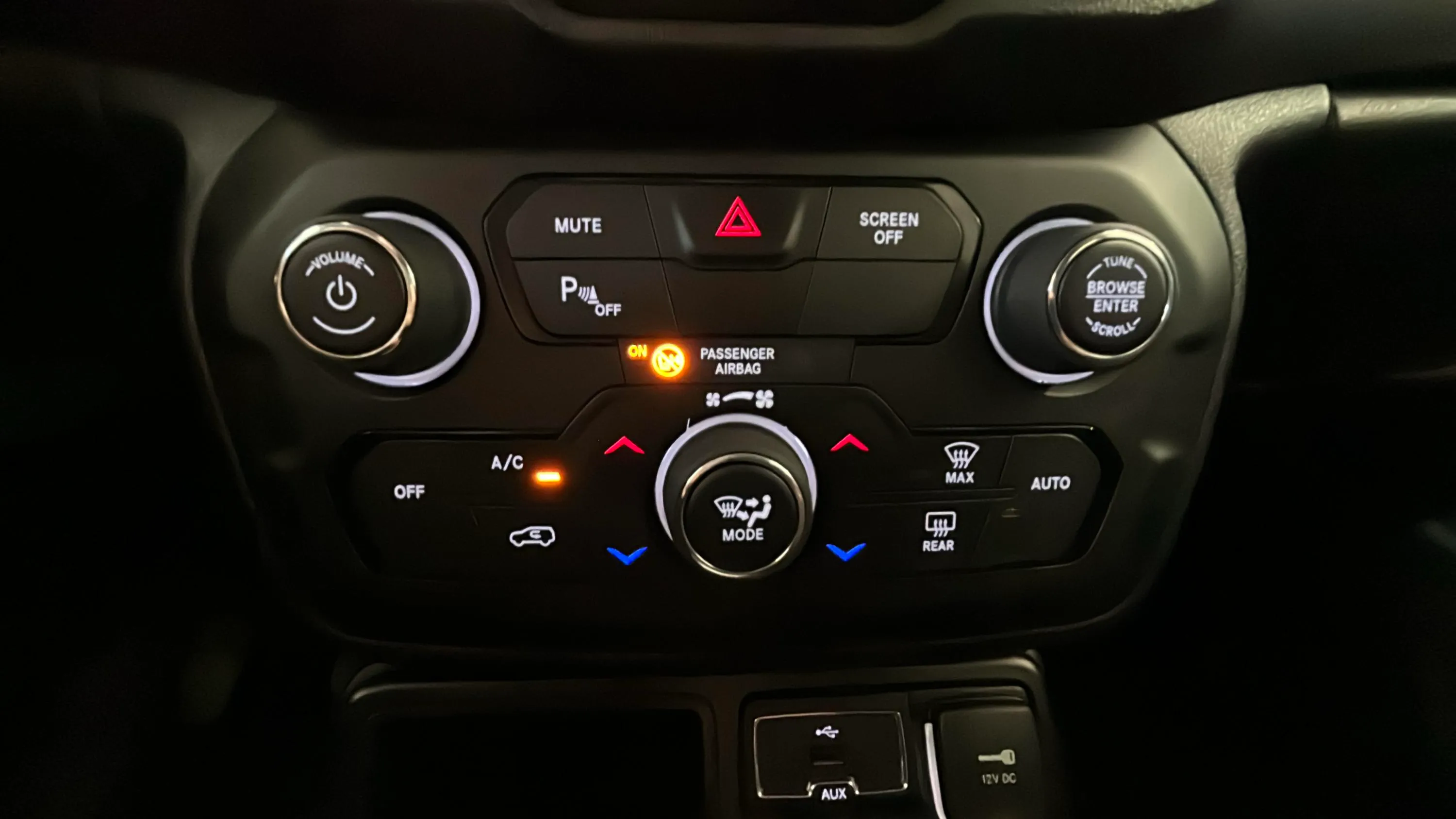 Jeep Renegade 1.6 Mjet Night Eagle 4x2 - foto 21
