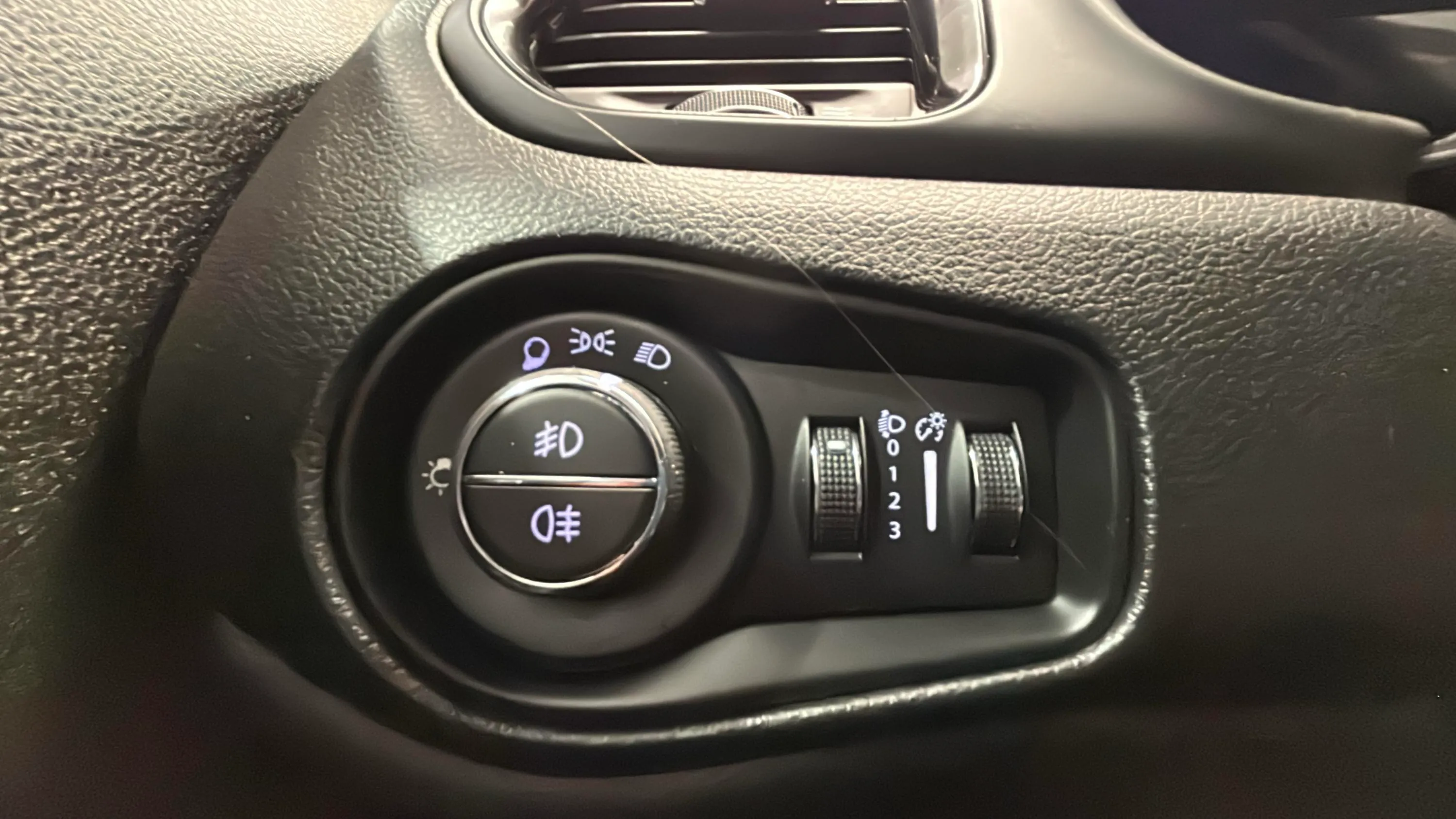 Jeep Renegade 1.6 Mjet Night Eagle 4x2 - foto 18