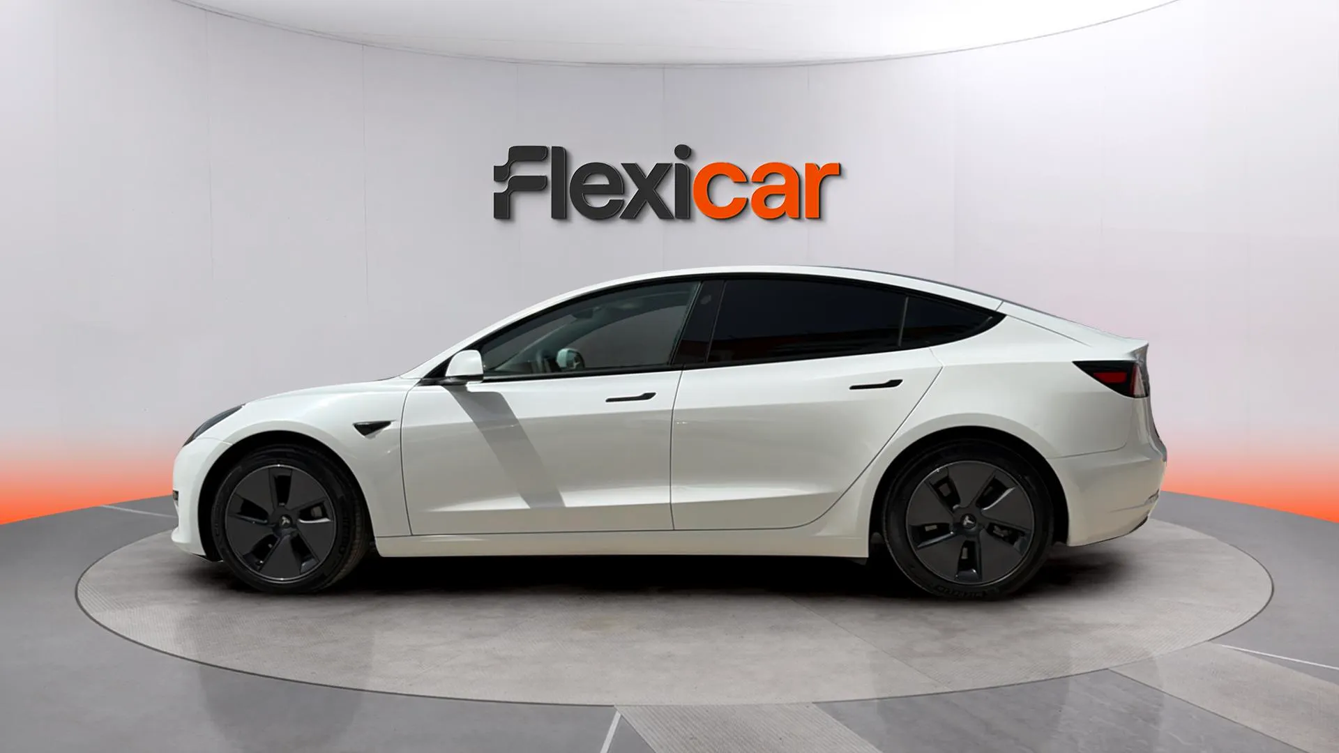 Tesla Model 3 RWD - foto 7