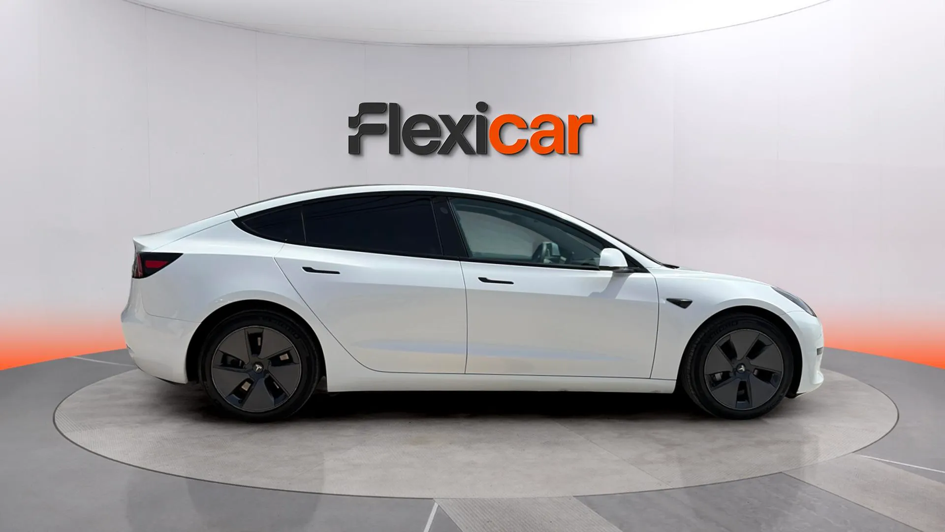 Tesla Model 3 RWD - foto 3