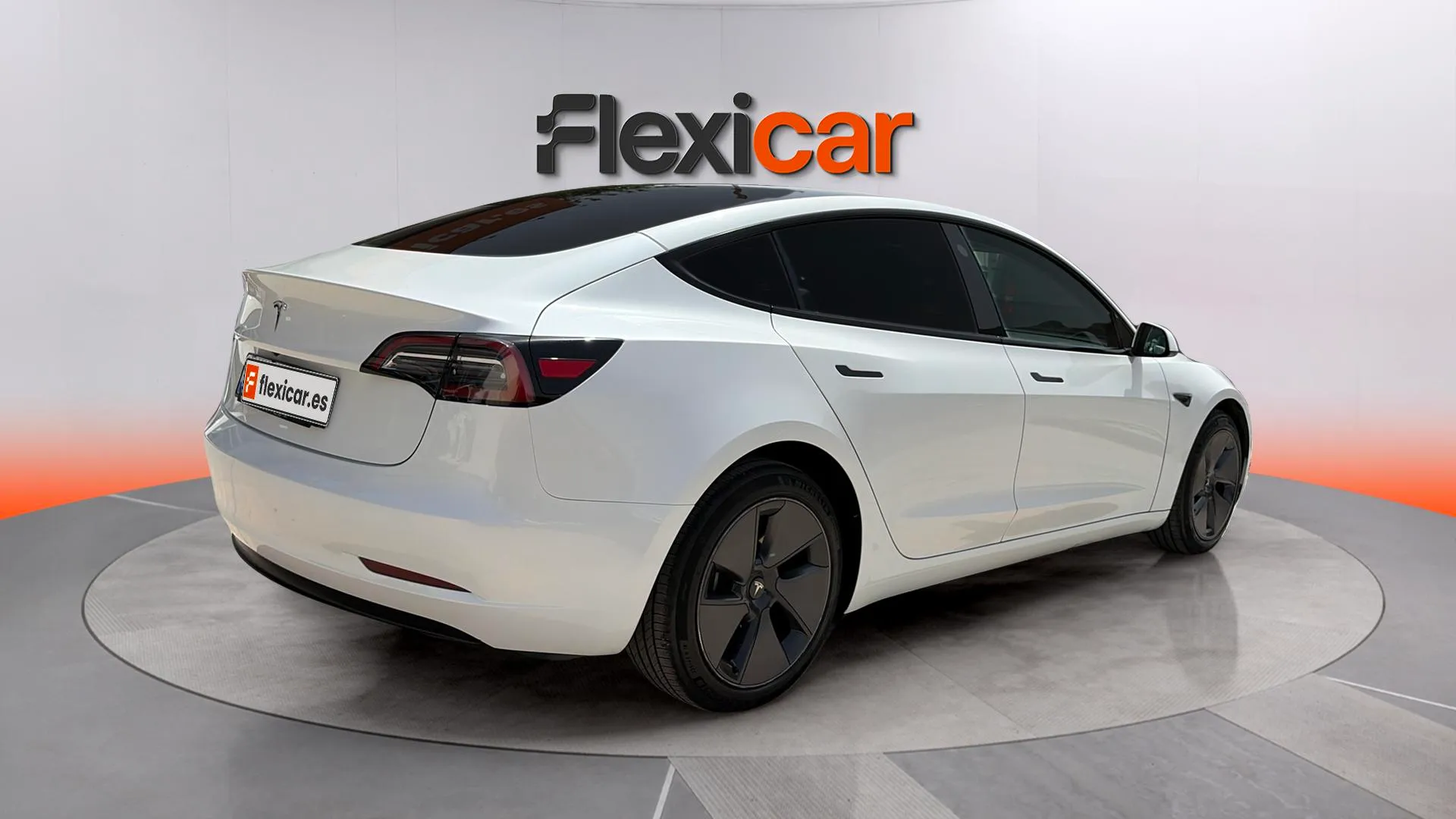 Tesla Model 3 RWD - foto 4