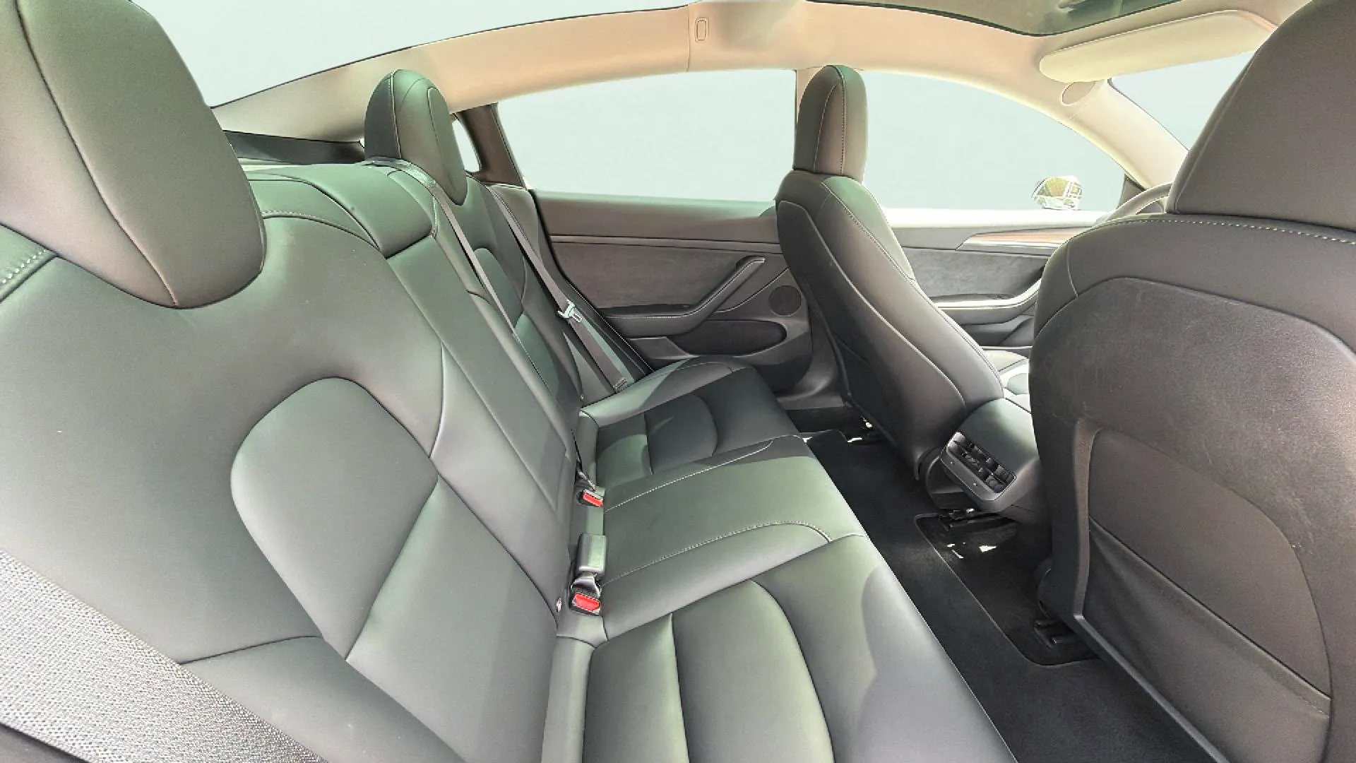 Tesla Model 3 RWD - foto 17